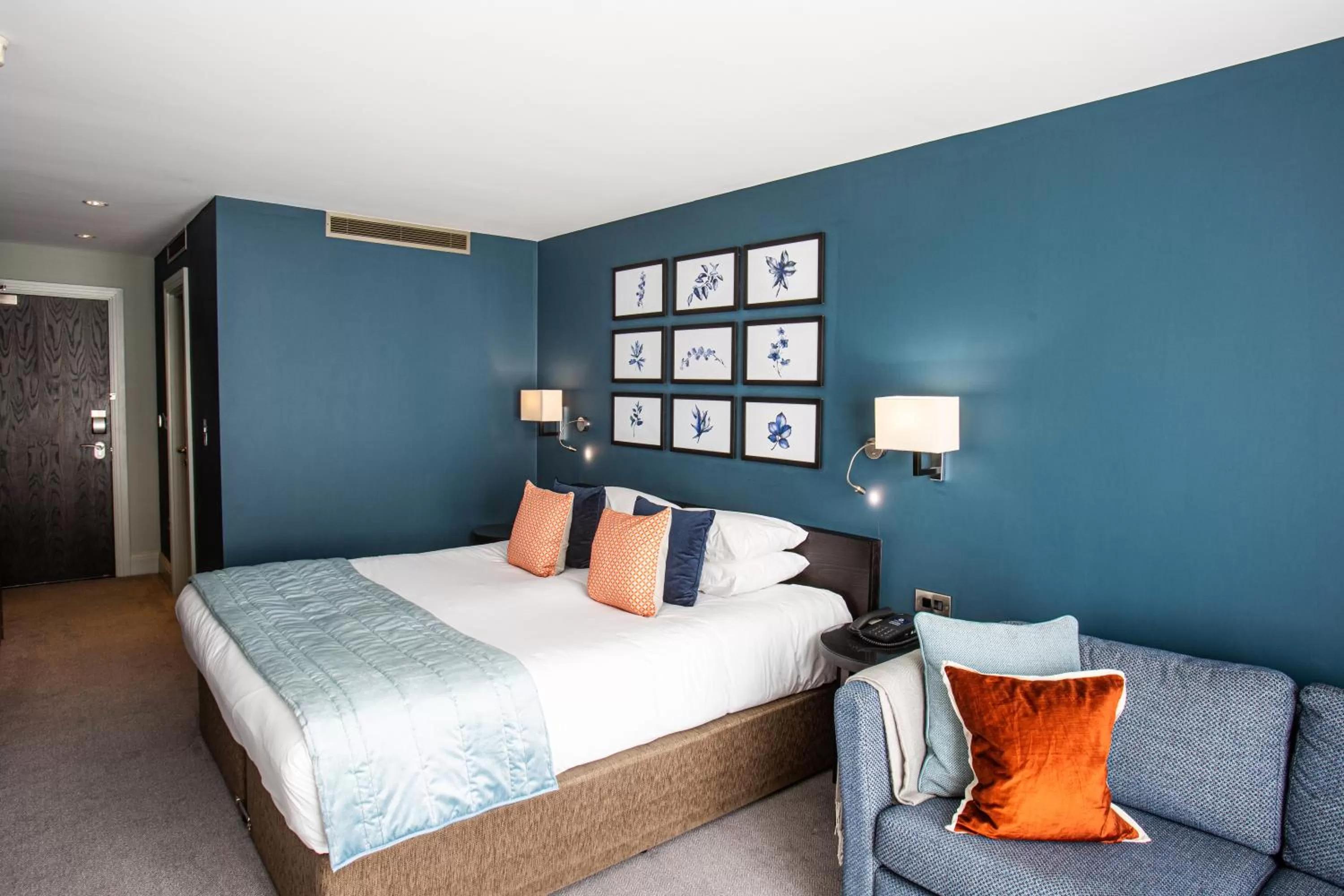 Bedroom, Bed in Hogarths