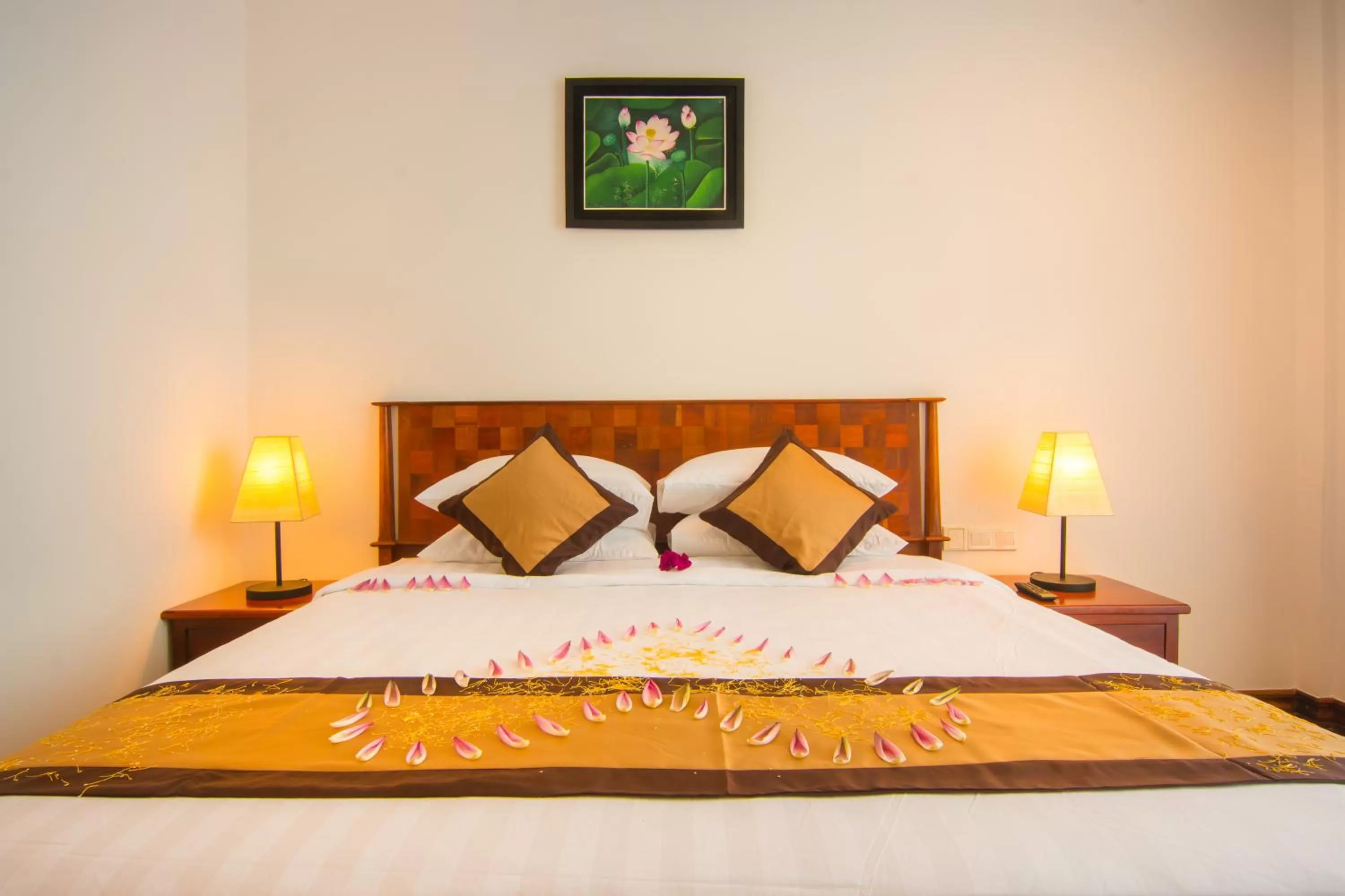 Bedroom, Bed in Glorious Hotel