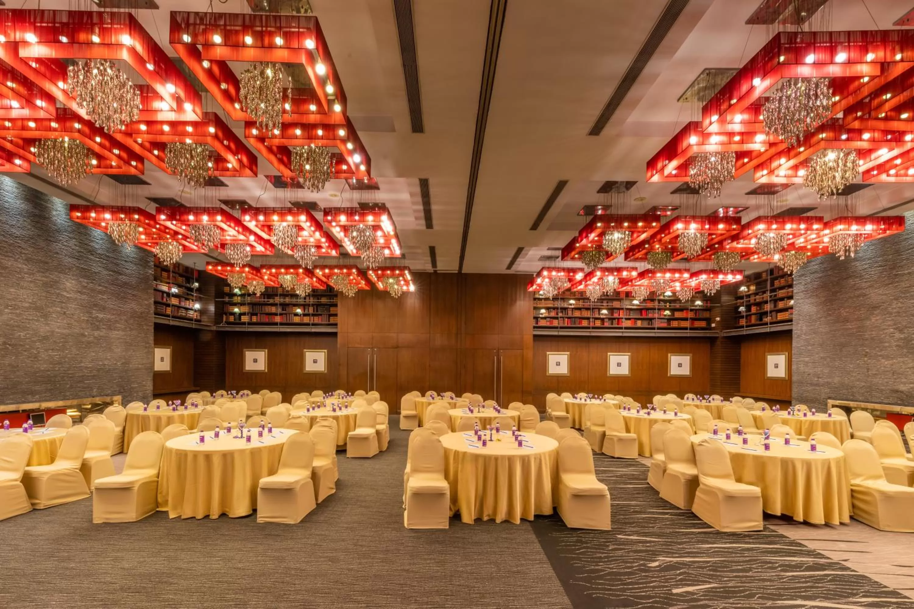 Banquet/Function facilities in O Hotel Pune