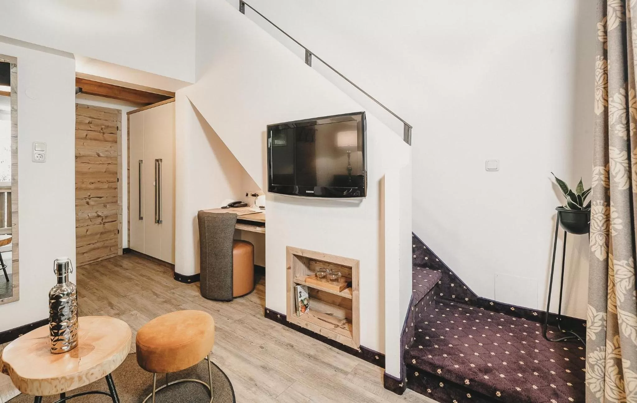 Living room, TV/Entertainment Center in Hotel & Appartements Tiroler Buam