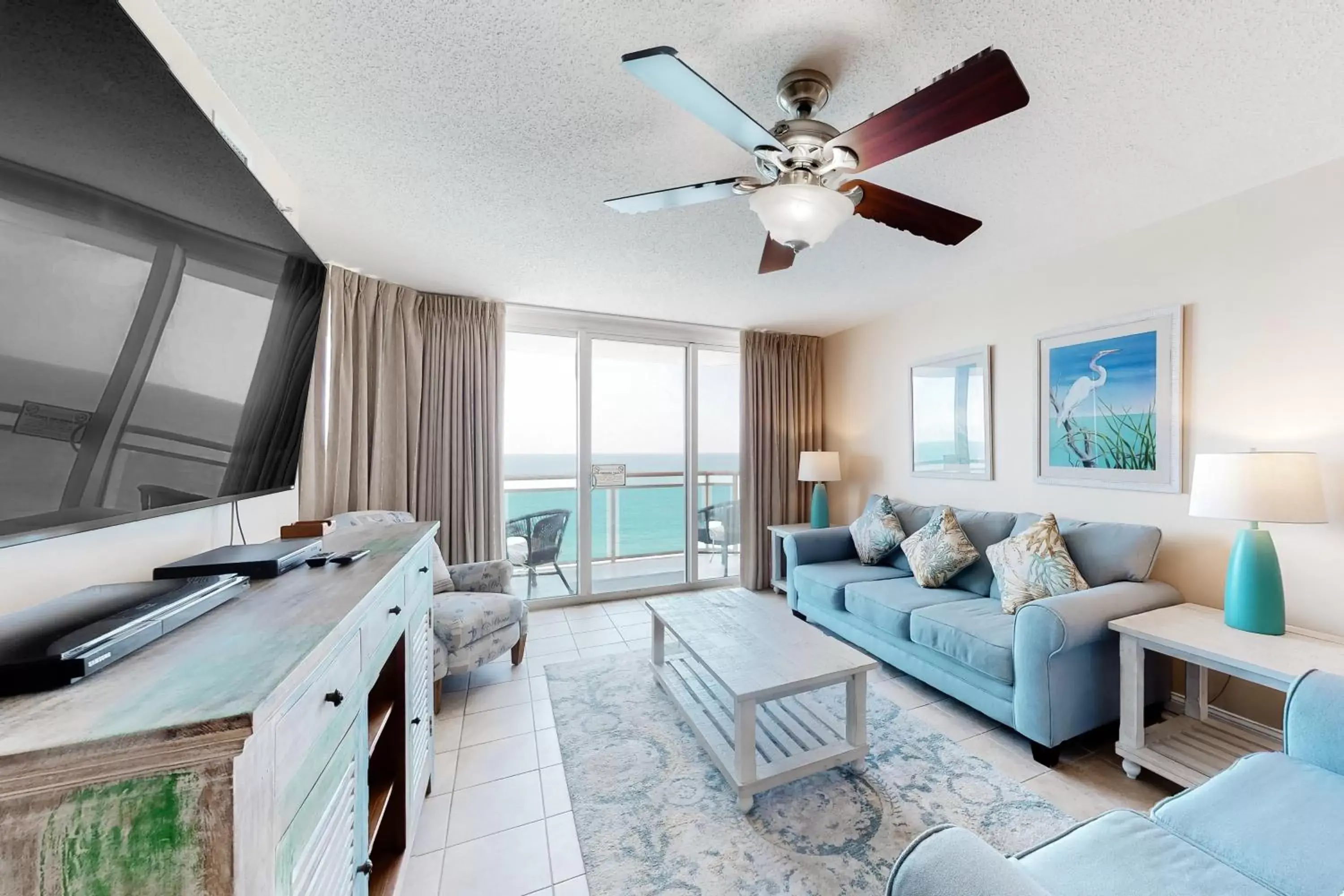 Three-Bedroom Suite in Bahama Sands Luxury Condominiums Three-Bedroom Suite in Bahama Sands Luxury Condominiums