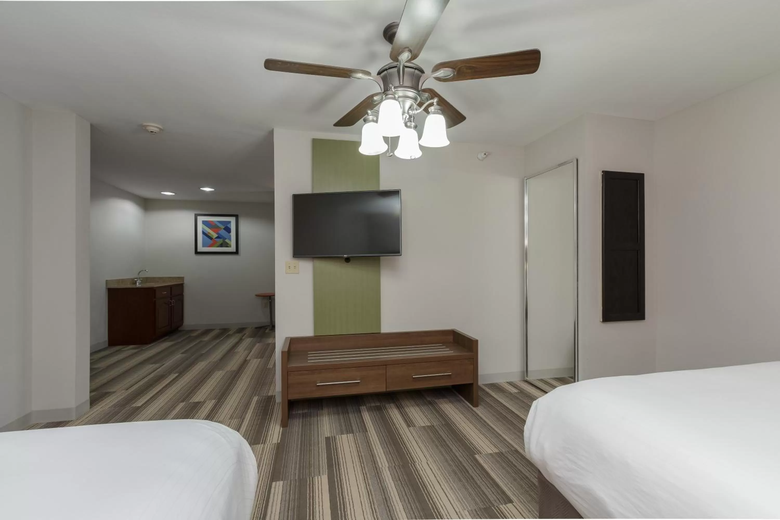 Photo of the whole room, Bed in Holiday Inn Express & Suites - South Bend - Notre Dame Univ.