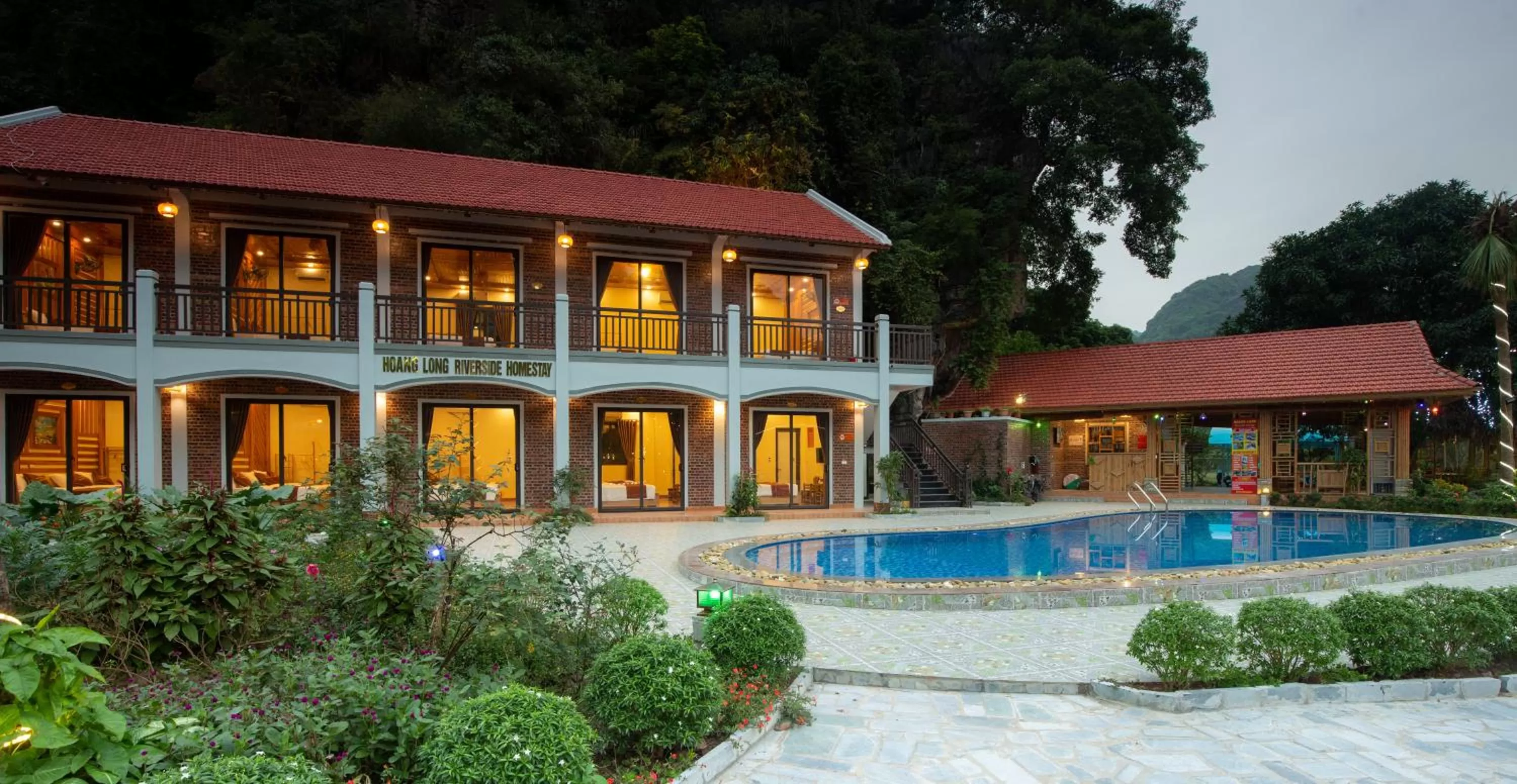 Swimming Pool in HoangLong Riverside Homestay