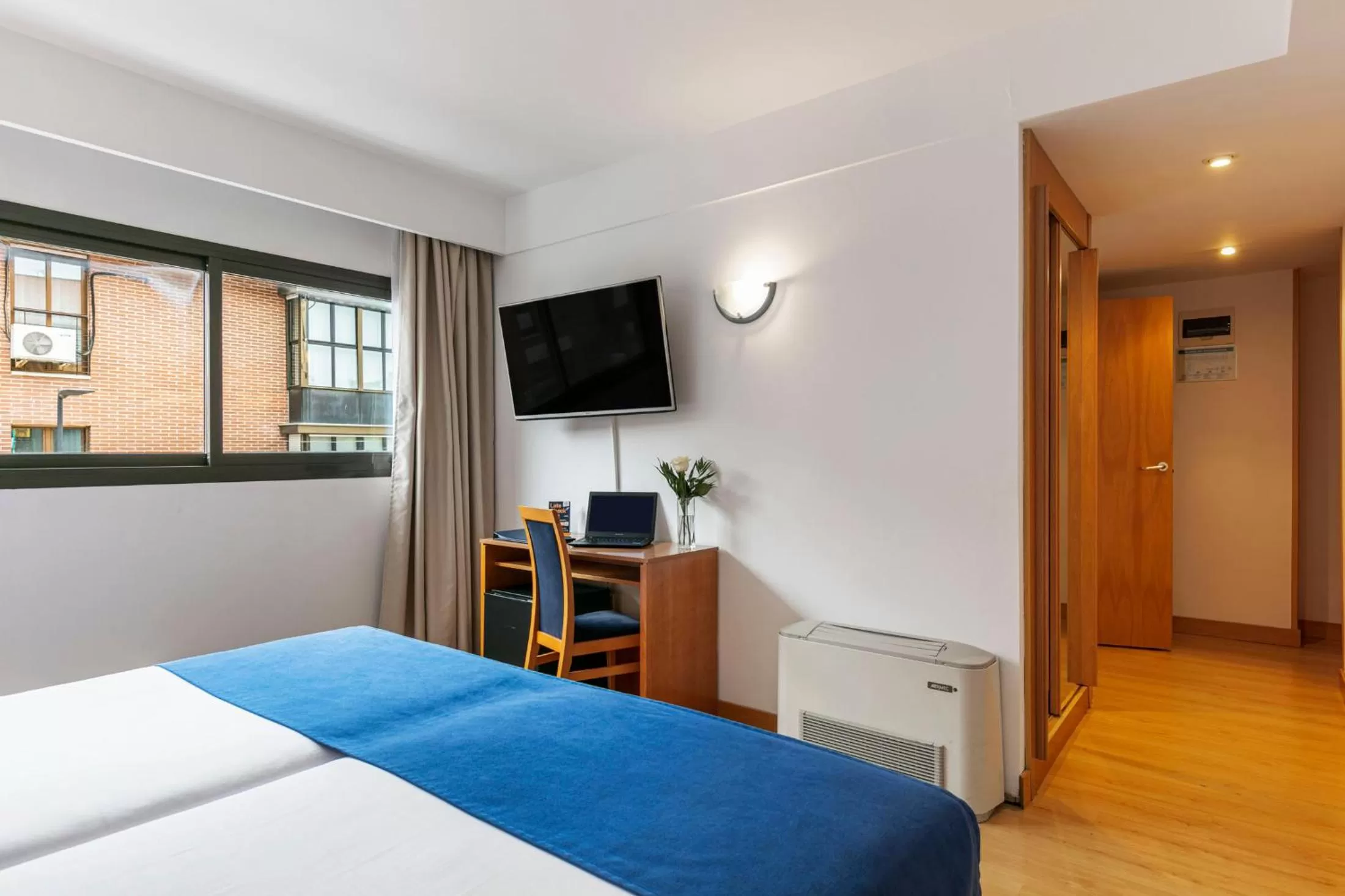 Bed in Globales de los Reyes