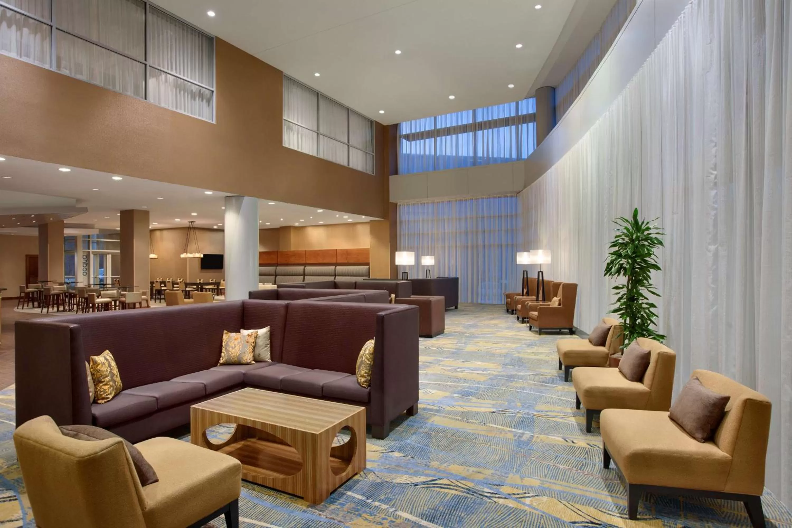 Lobby or reception in Hilton Baltimore BWI Airport