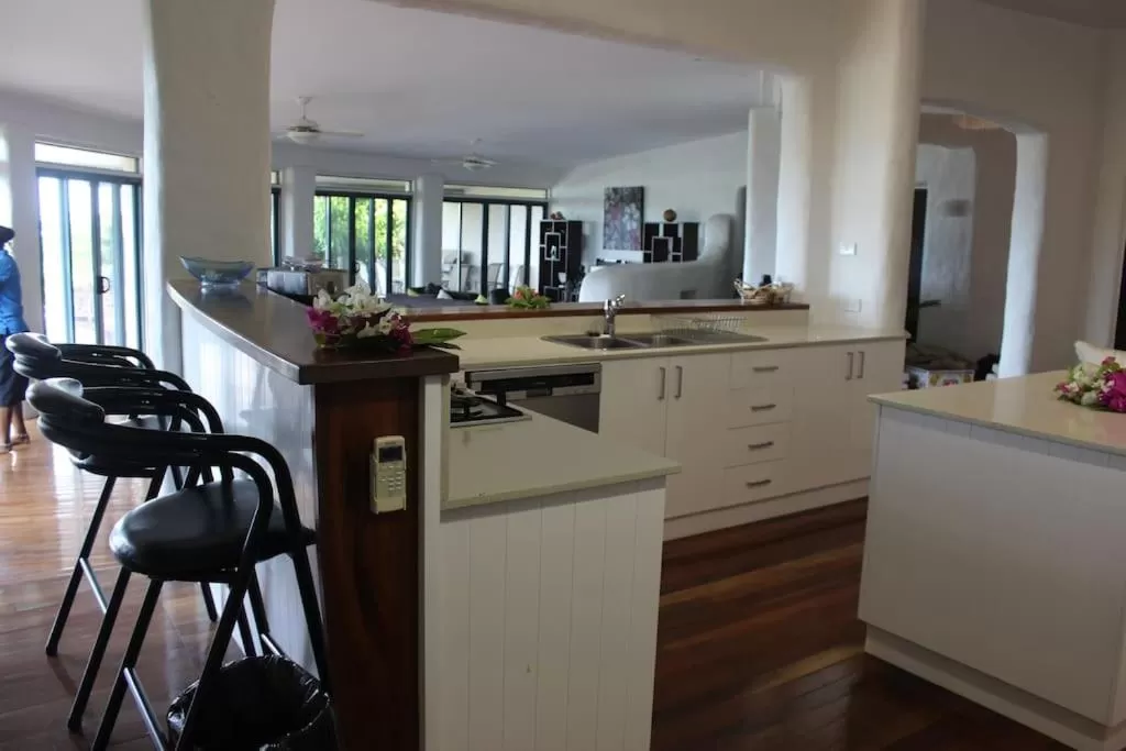 Kitchen/Kitchenette in Anchorage Beach Resort