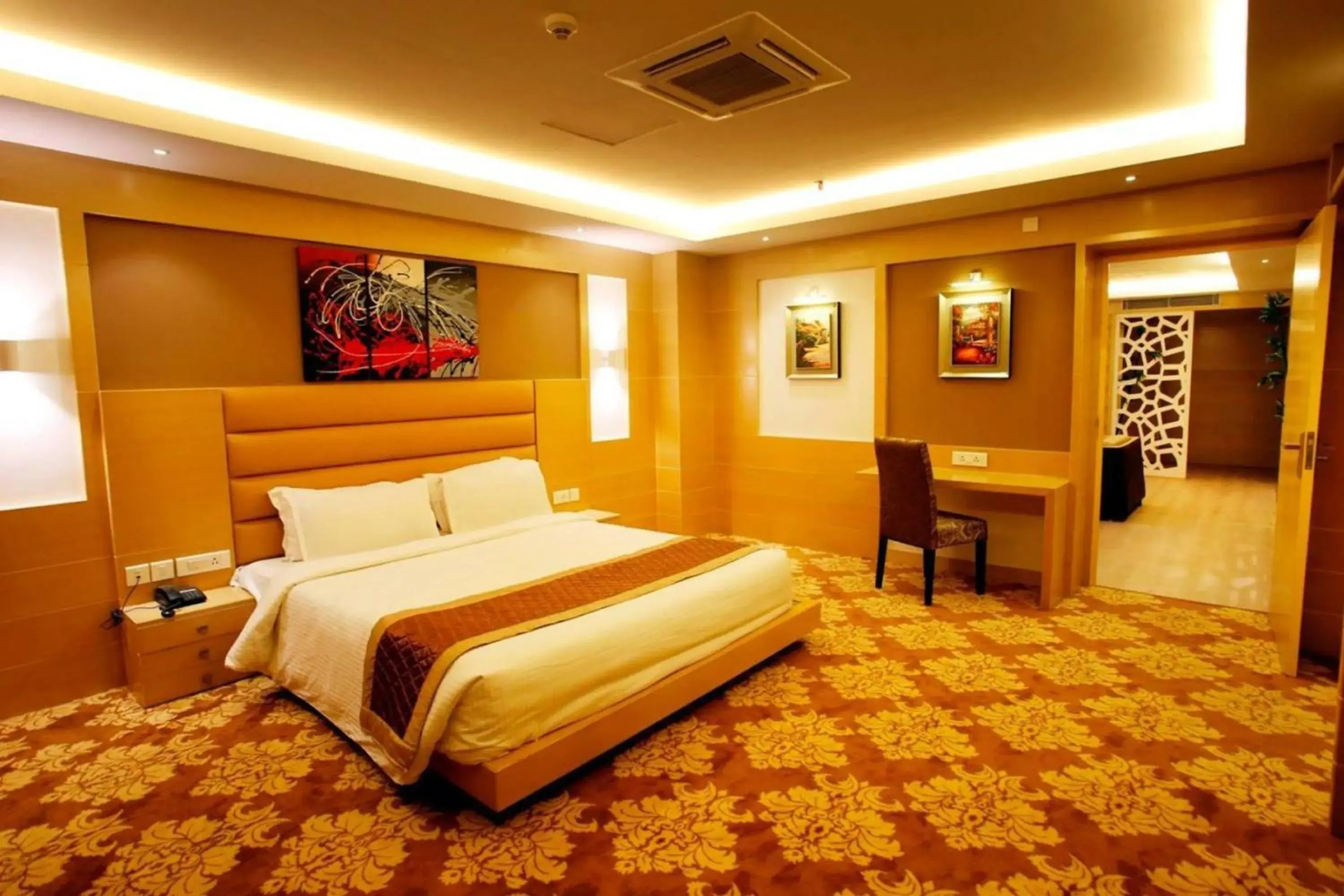 Suite in Hotel Patliputra Continental Suite in Hotel Patliputra Continental