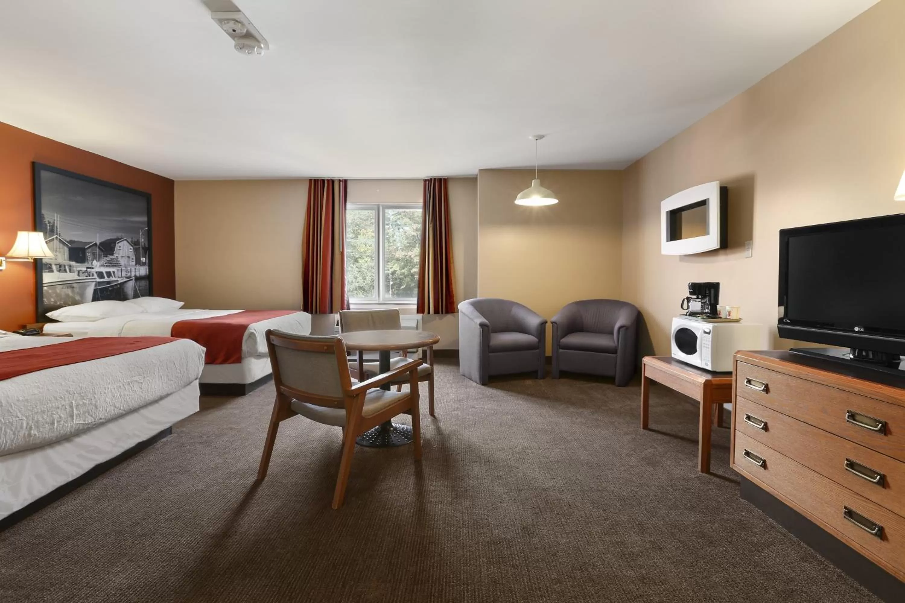 Photo of the whole room in Super 8 by Wyndham North Bay
