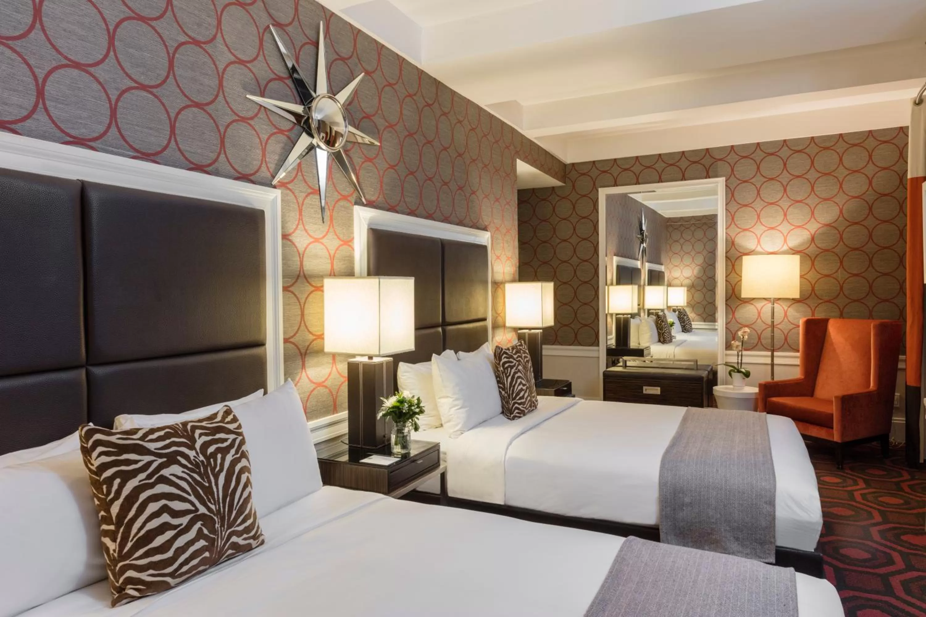 Photo of the whole room, Bed in The Empire Hotel New York