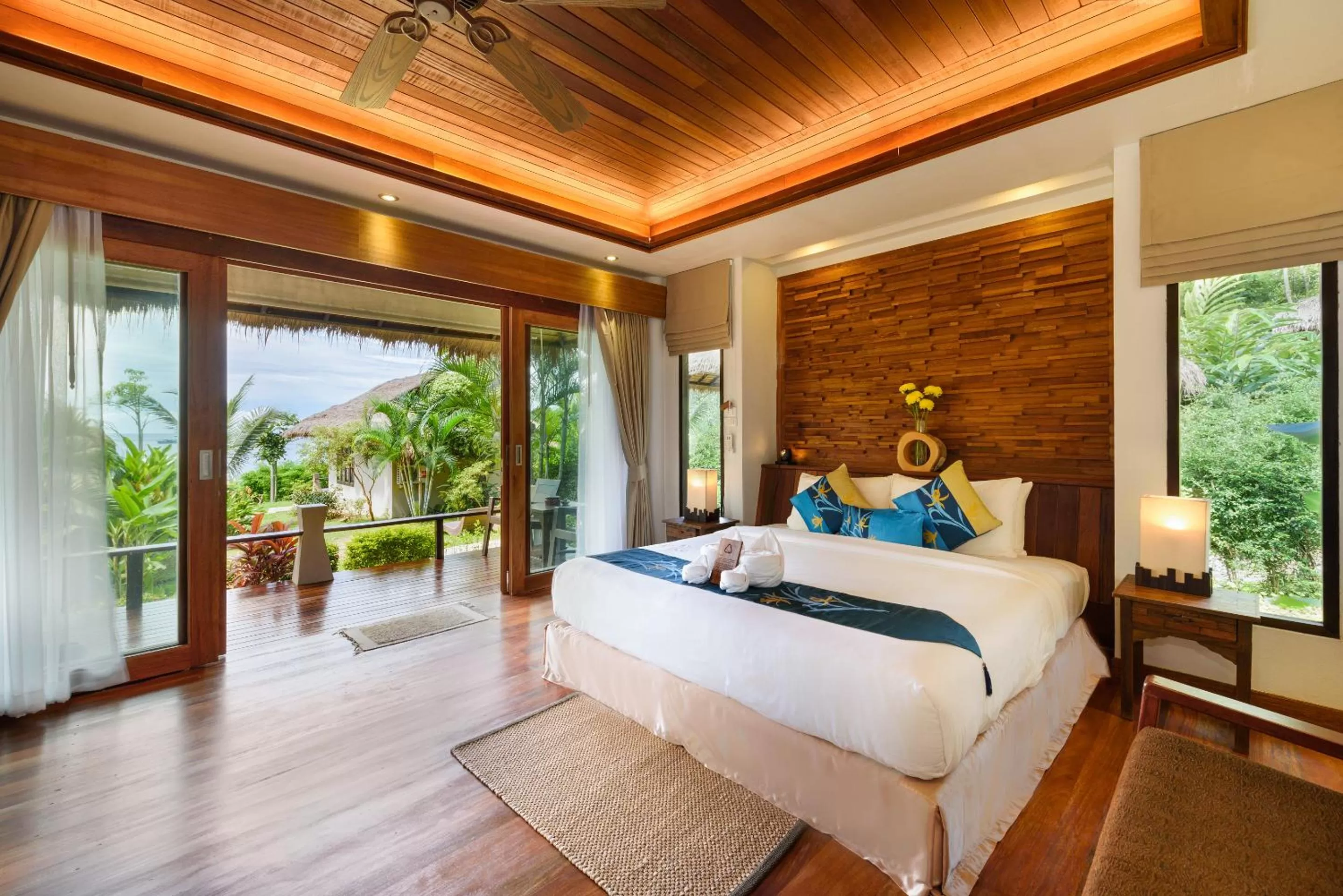 Photo of the whole room, Bed in The Beach Natural Resort Koh Kood