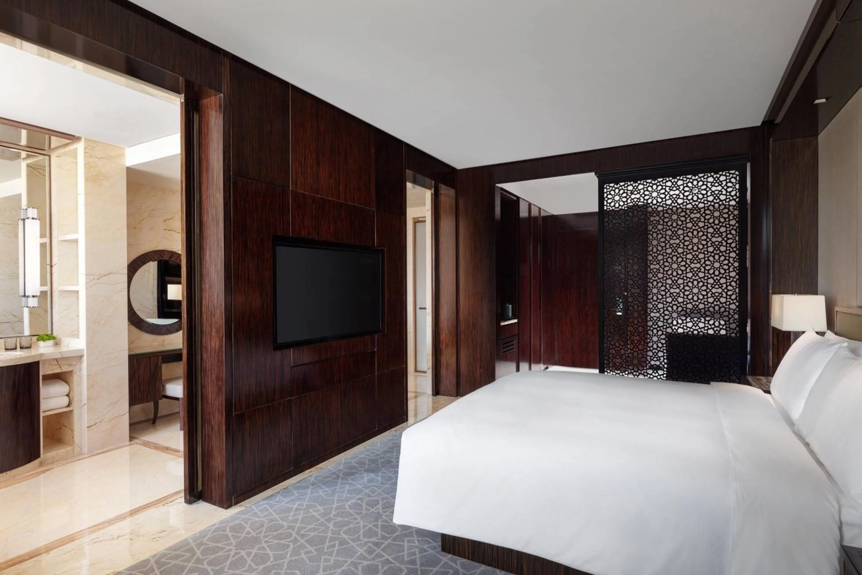 Photo of the whole room, Bed in JW Marriott Hotel Yinchuan