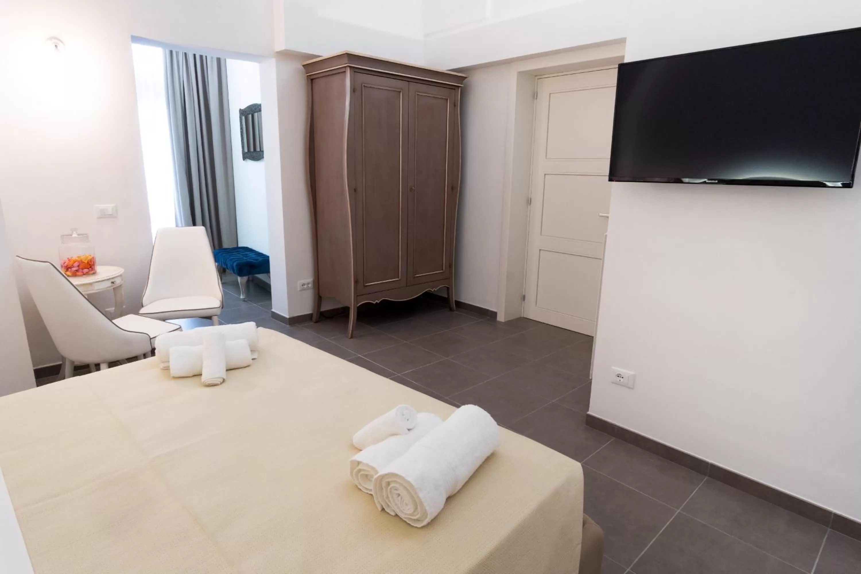 TV and multimedia, Bed in Le Stanze Del Duomo