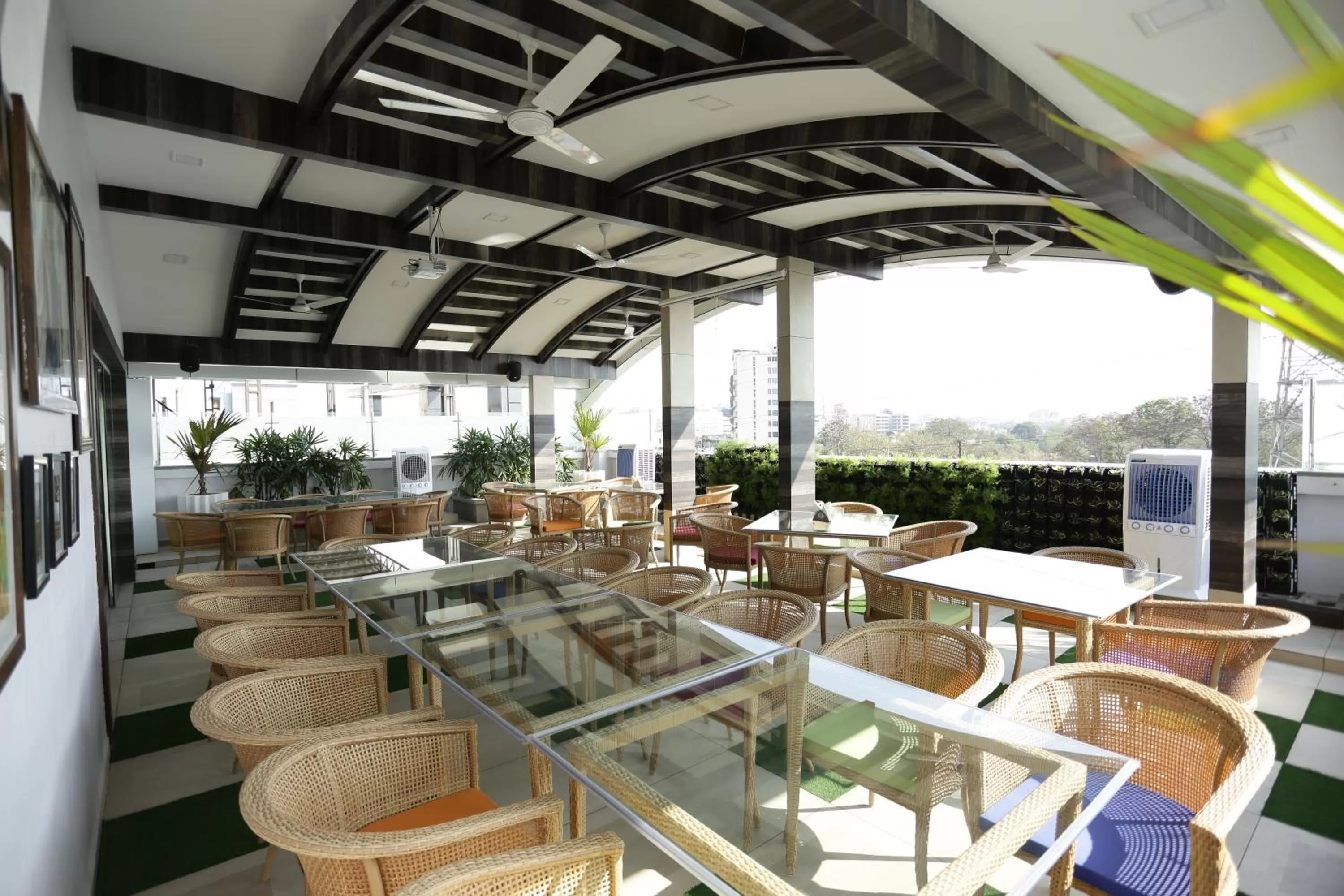 Restaurant/places to eat in Treebo Daksh Residency