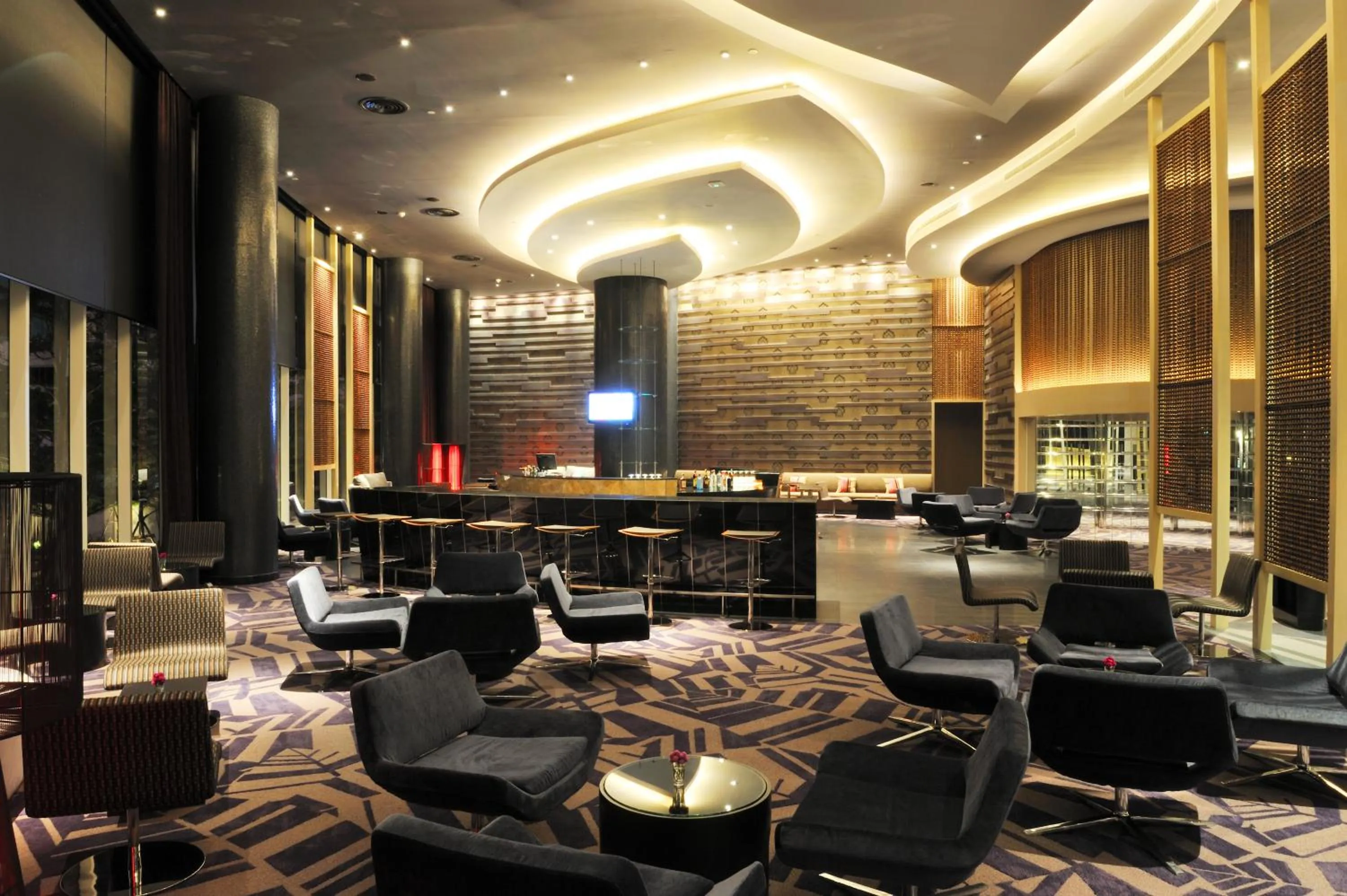Lounge or bar in Amaranth Suvarnabhumi Hotel - Free Suvarnabhumi Airport Shuttle