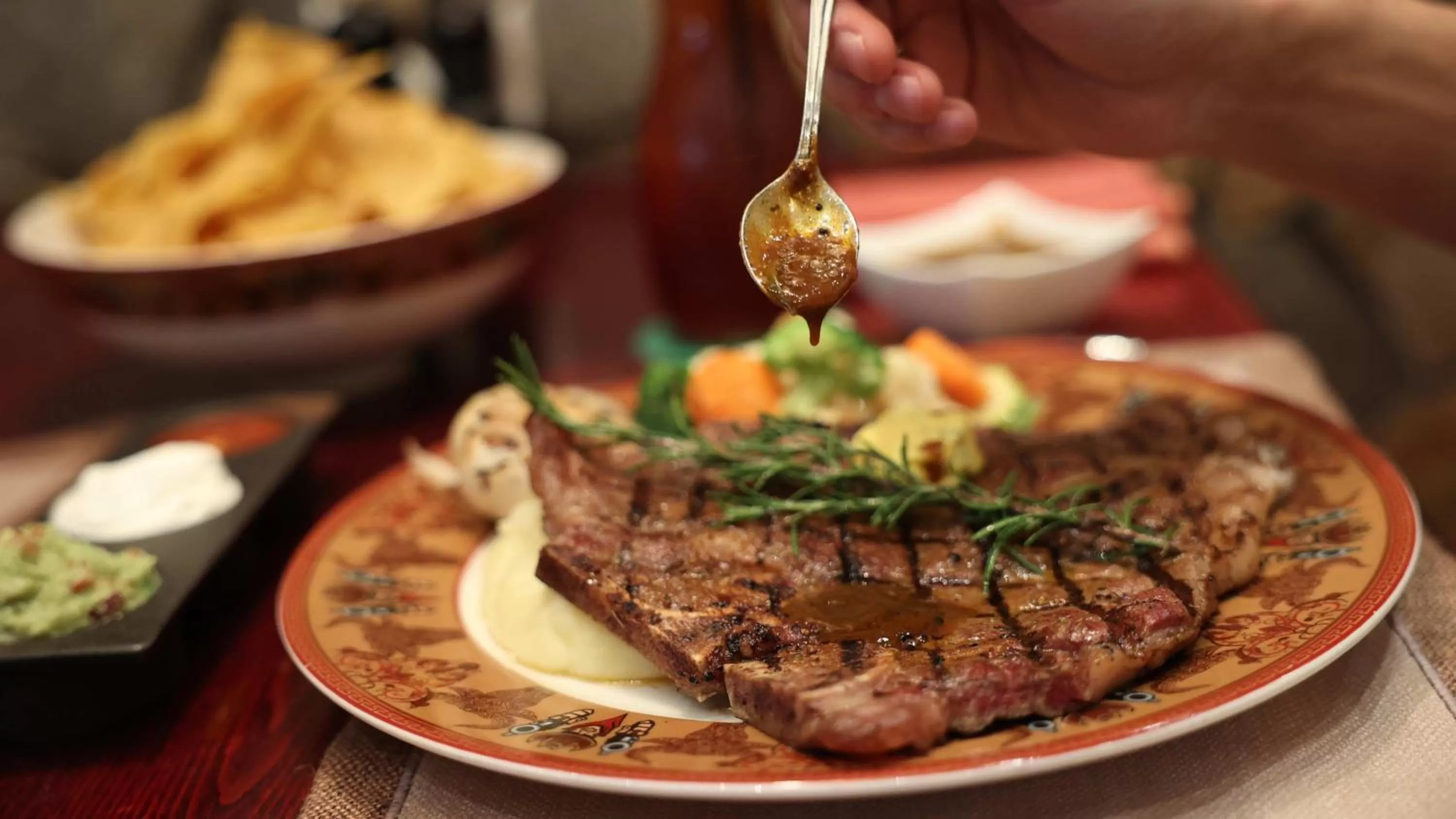 Restaurant/places to eat in Crowne Plaza Kuwait Al Thuraya City by IHG