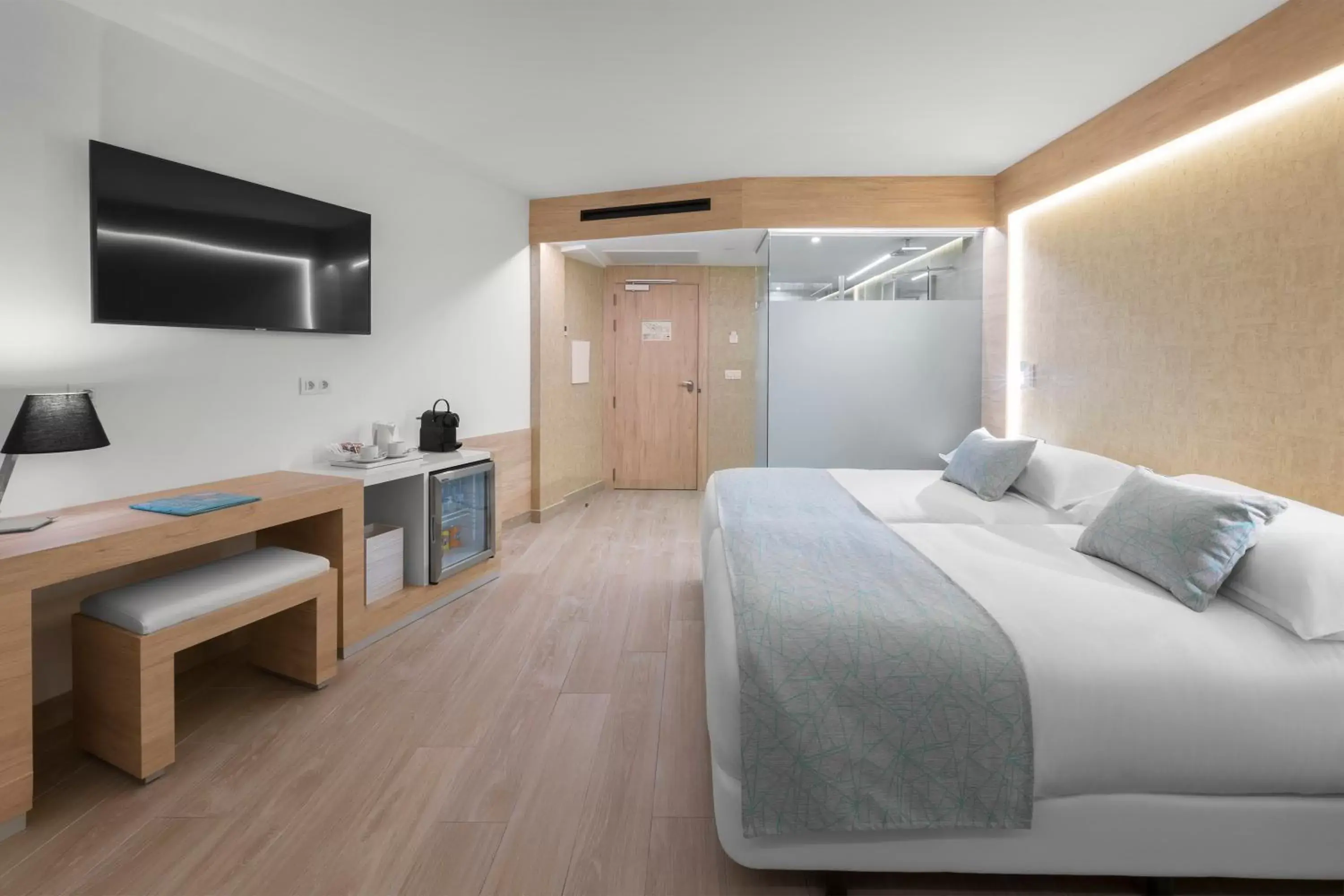 Double Comfort Lemnos with Balcony (2 Adults) in Elba Sunset Mallorca Thalasso Spa Double Comfort Lemnos with Balcony (2 Adults) in Elba Sunset Mallorca Thalasso Spa