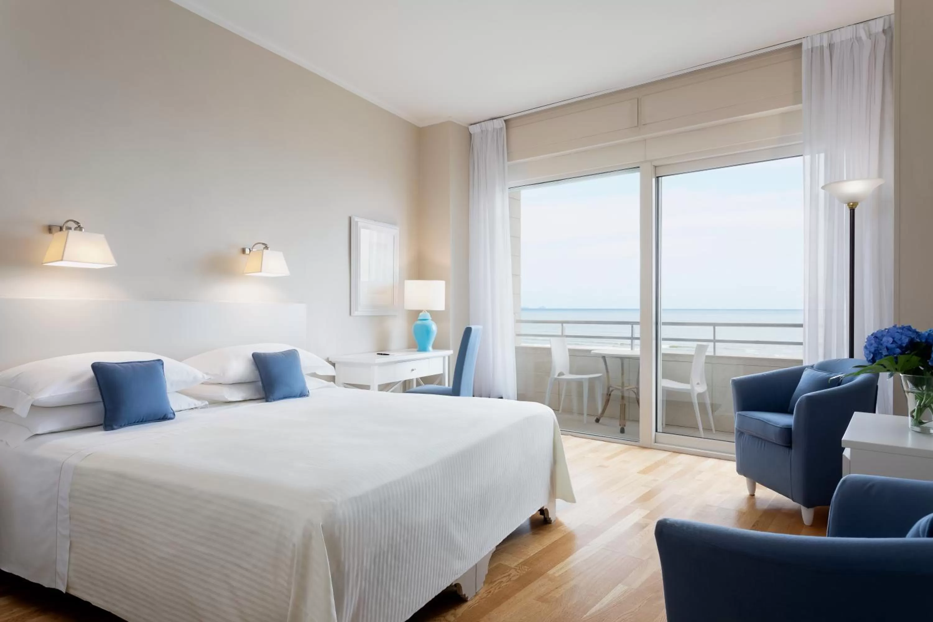 Photo of the whole room, Bed in Hotel Sina Astor