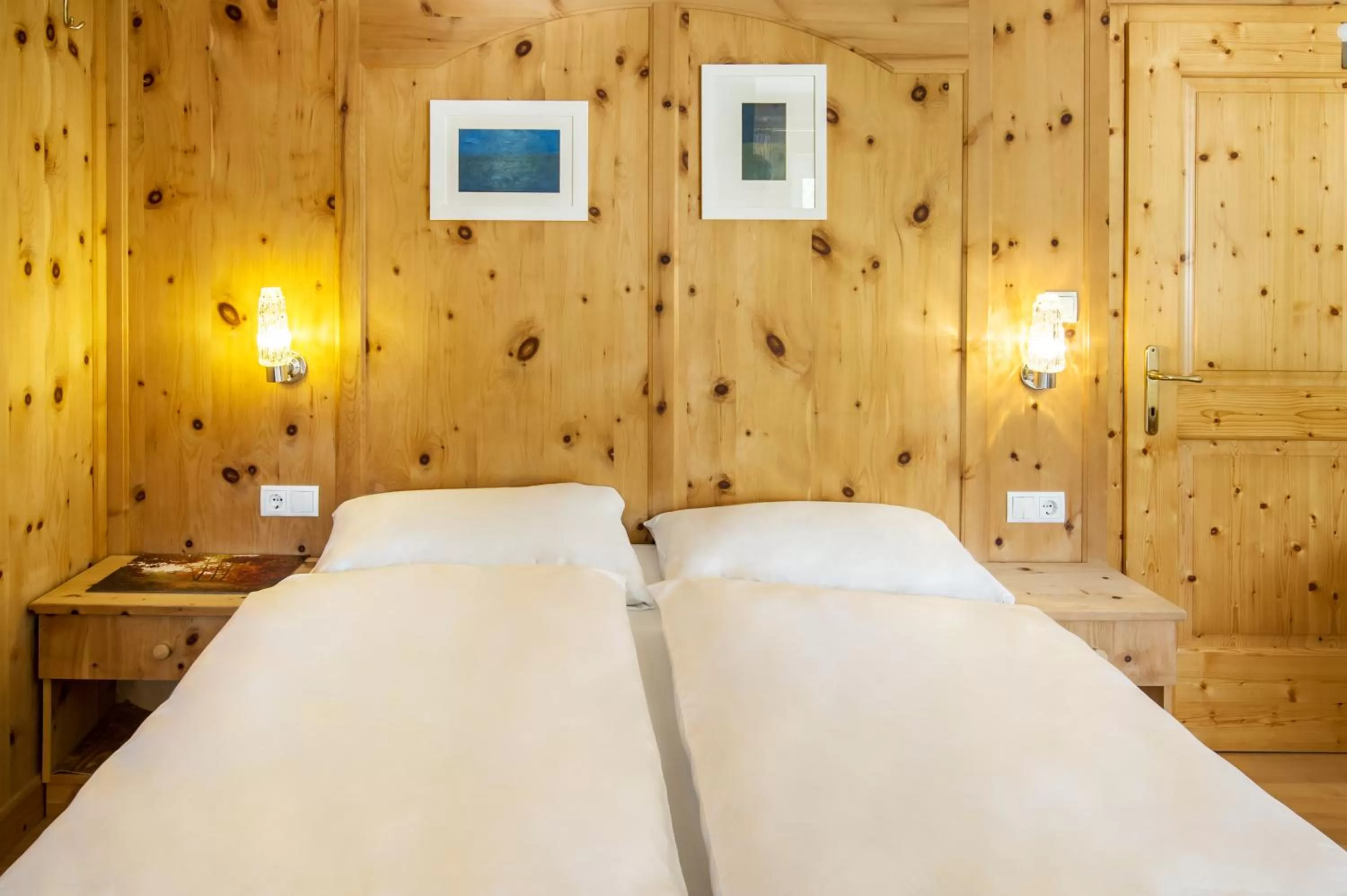 Photo of the whole room, Bed in Villa Insam