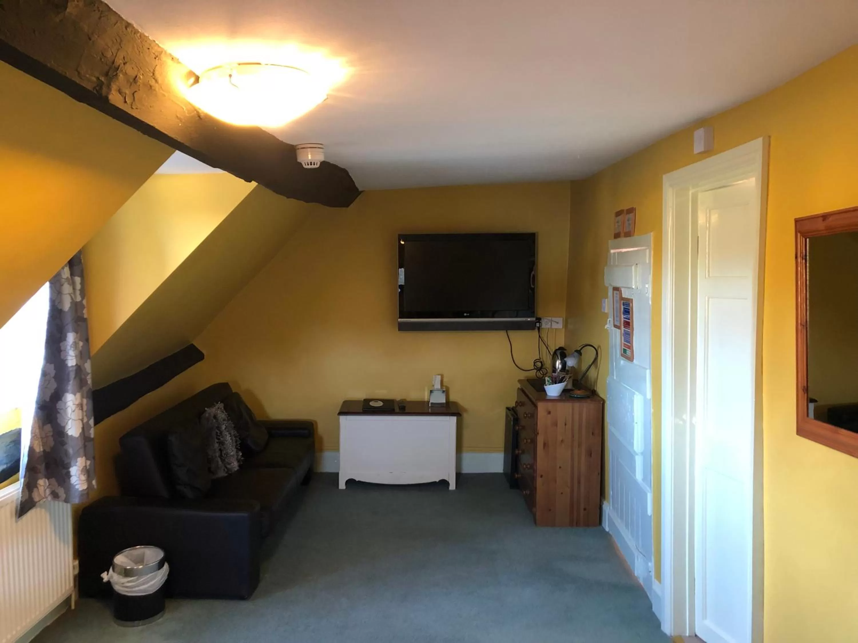 Seating area in The Mug House Inn