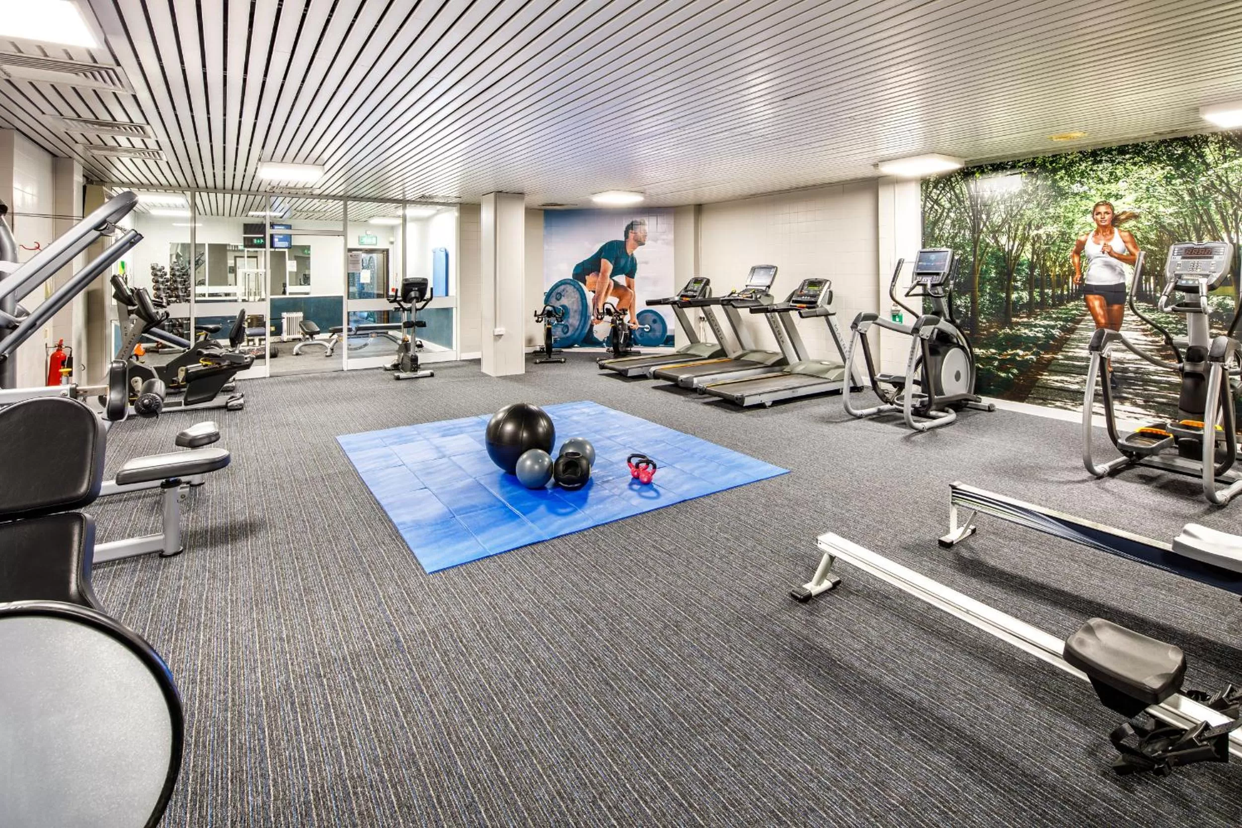 Fitness centre/facilities in Mercure Swansea Hotel