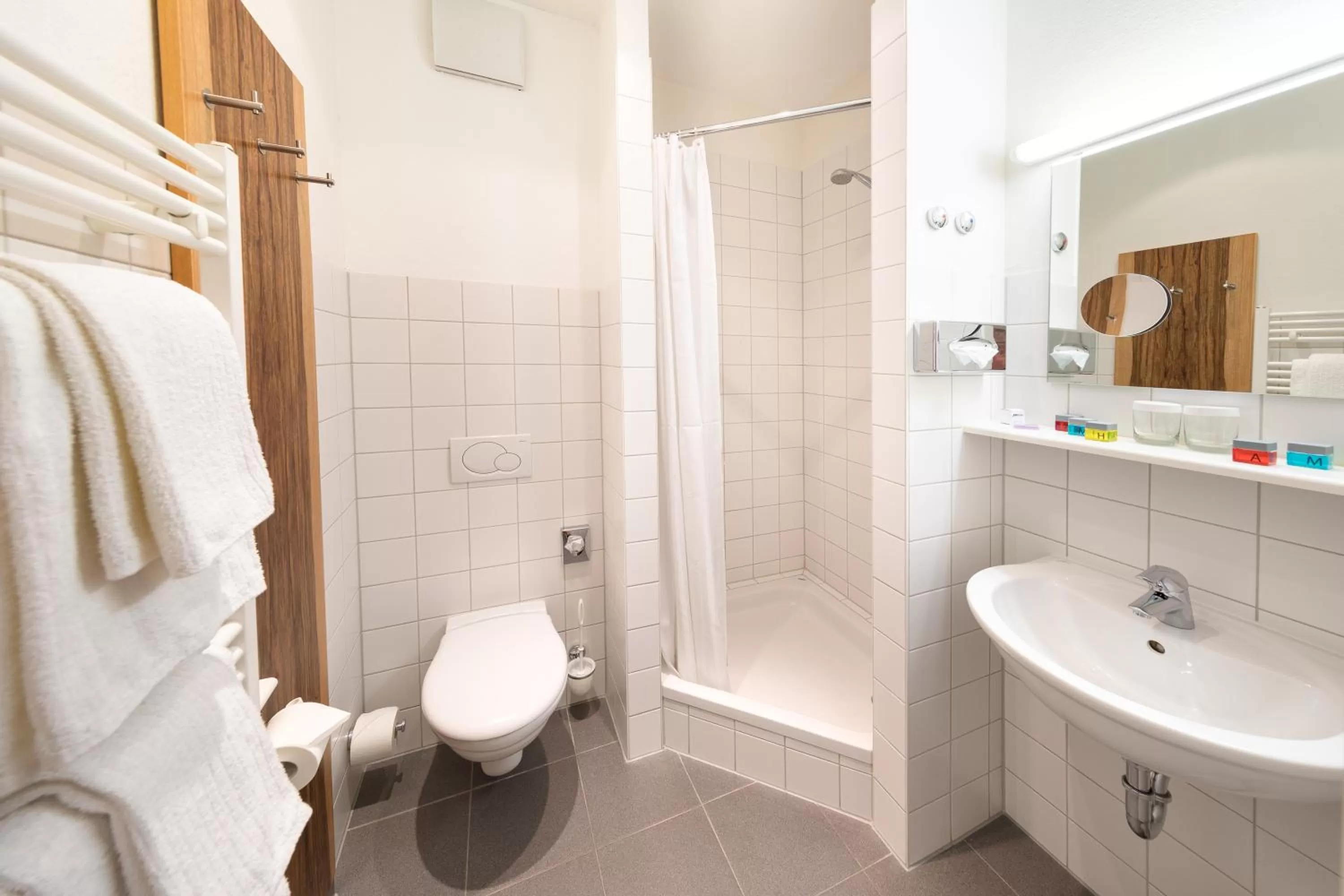 Photo of the whole room in AMH Airport-Messe-Hotel Stuttgart