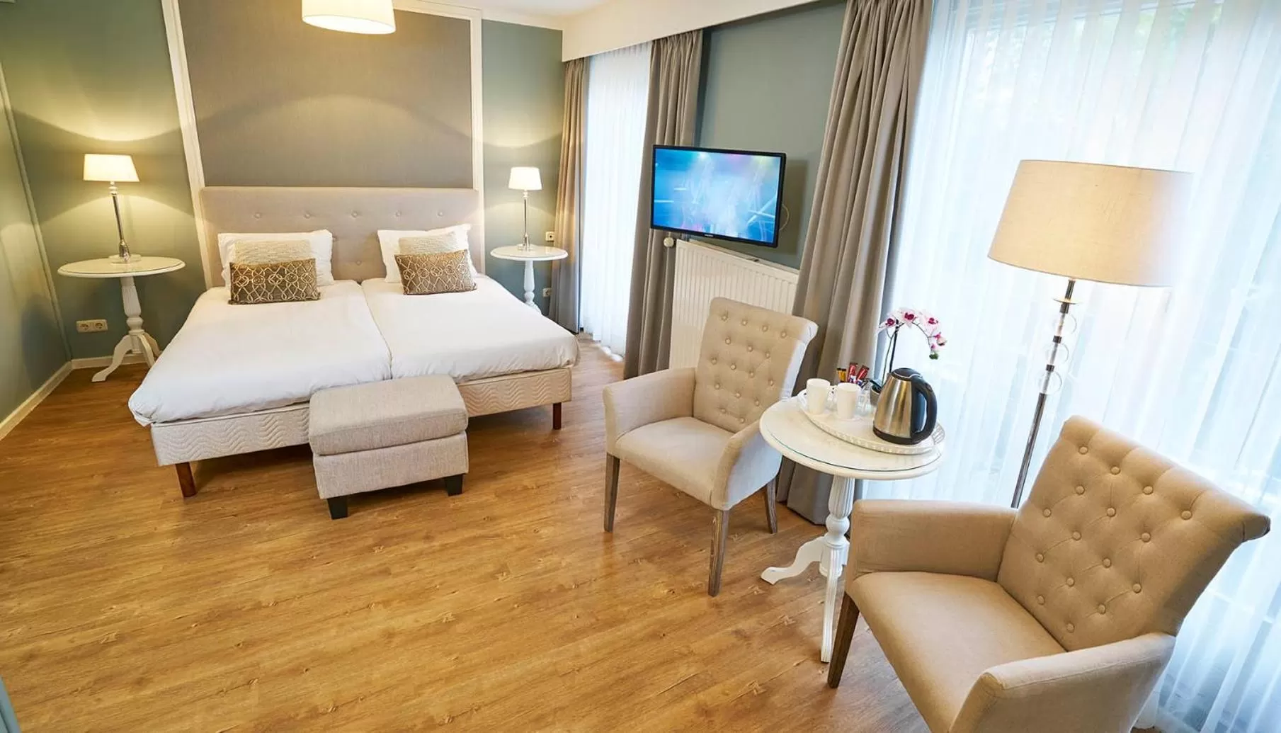 Coffee/tea facilities, Bed in Hotel Brull