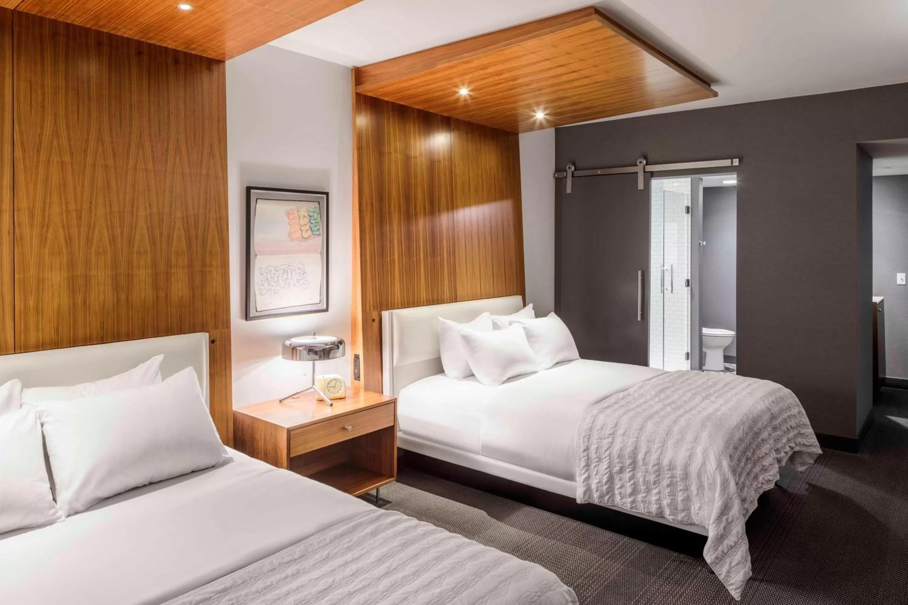 Photo of the whole room, Bed in Le Meridien Columbus, The Joseph