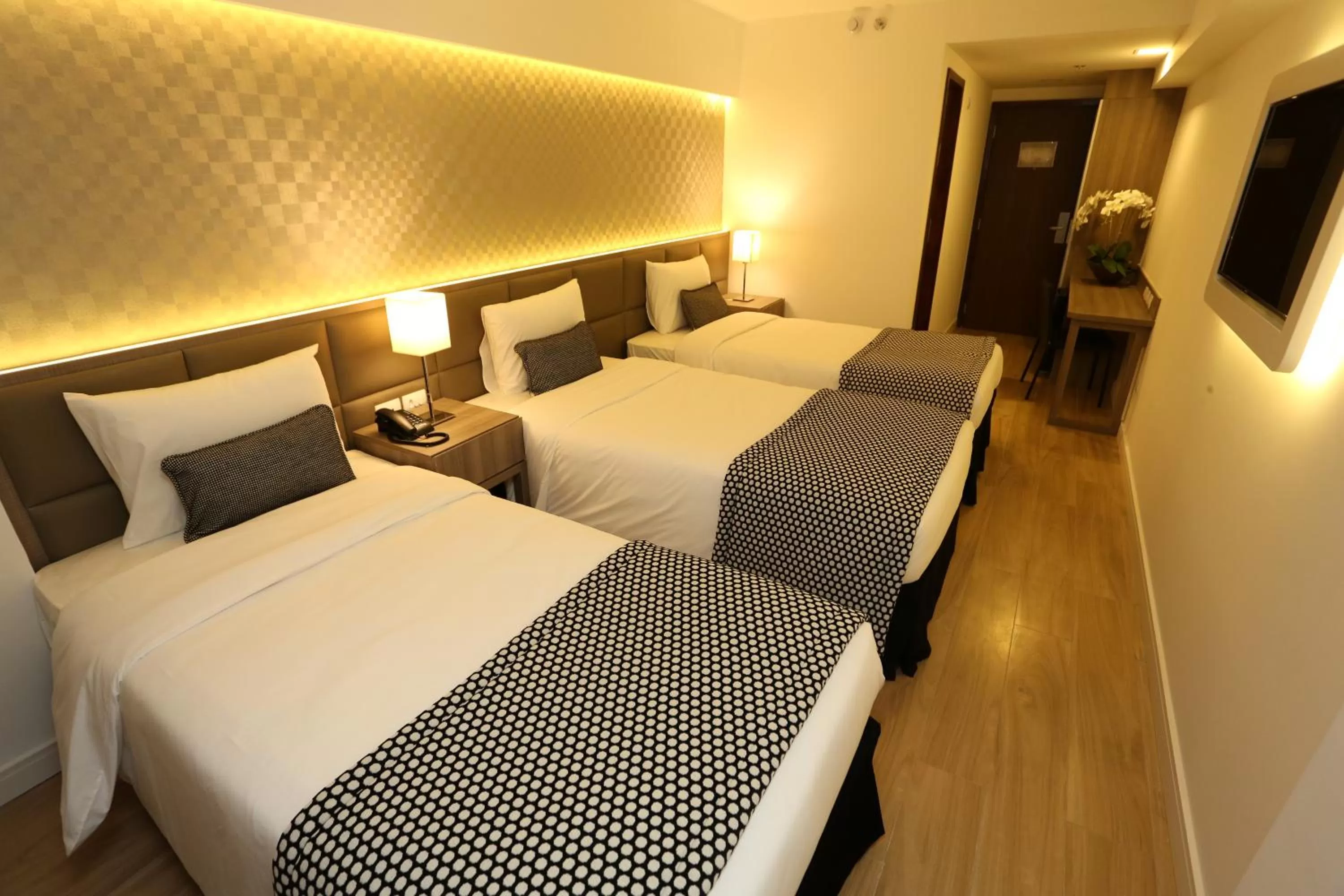 Photo of the whole room, Bed in Royal Regency Palace Hotel