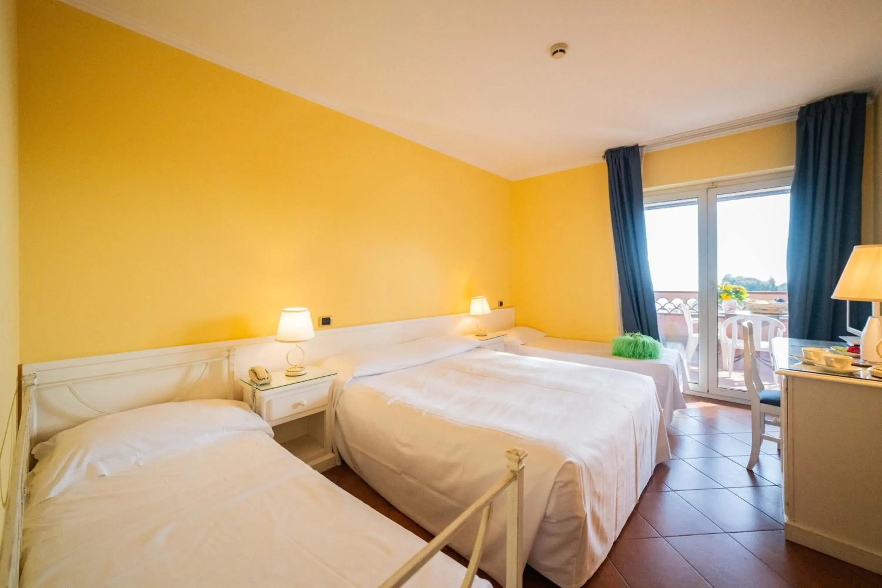 Quadruple Room with Sea View in Mendolia Beach Hotel Quadruple Room with Sea View in Mendolia Beach Hotel