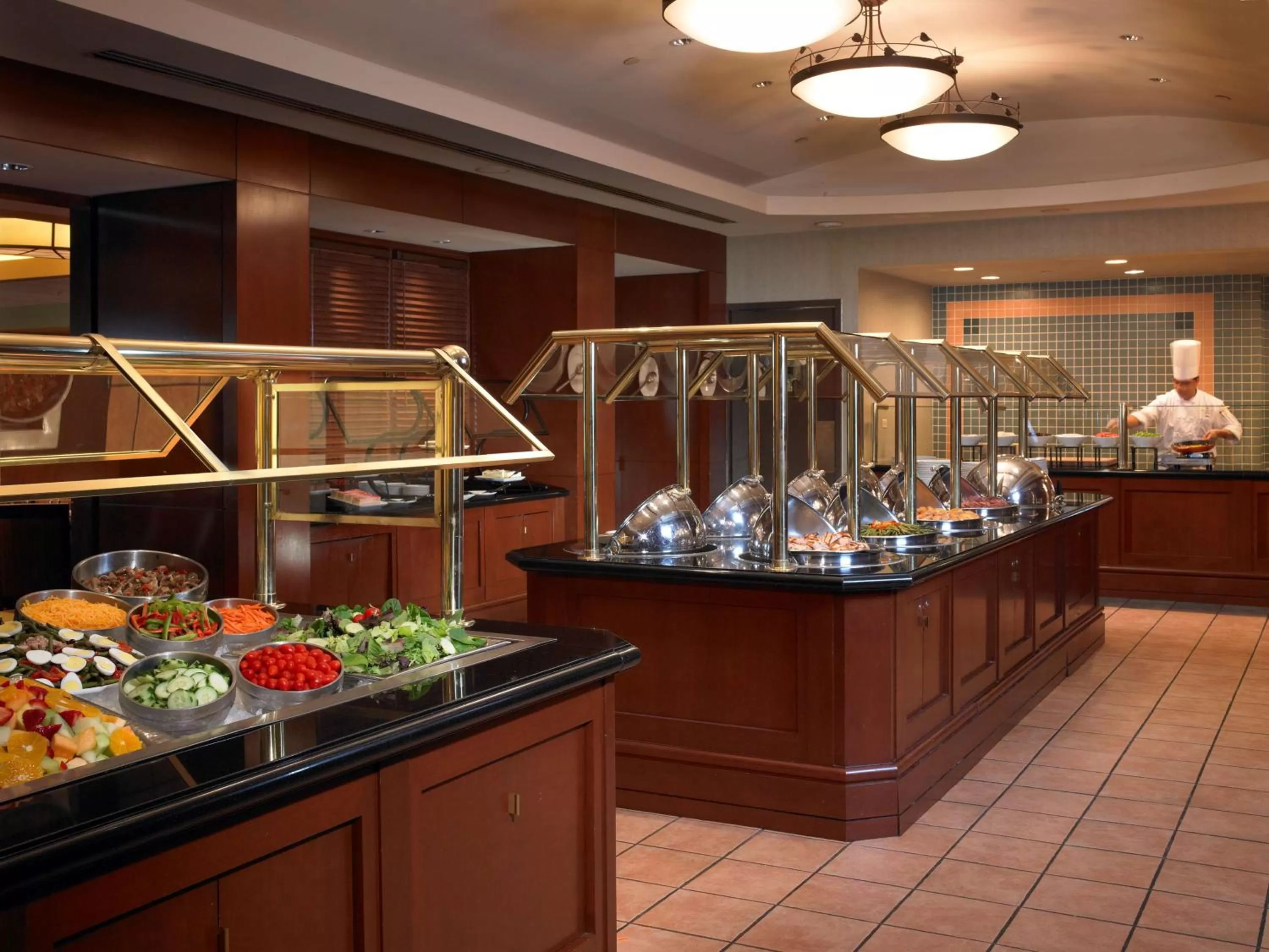 Restaurant/places to eat in Hilton Chicago Oak Brook Hills Resort & Conference Center