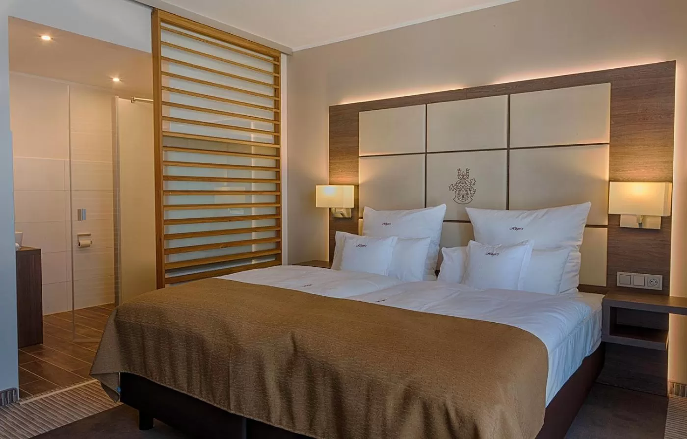 Photo of the whole room, Bed in Höger's Hotel & Restaurant