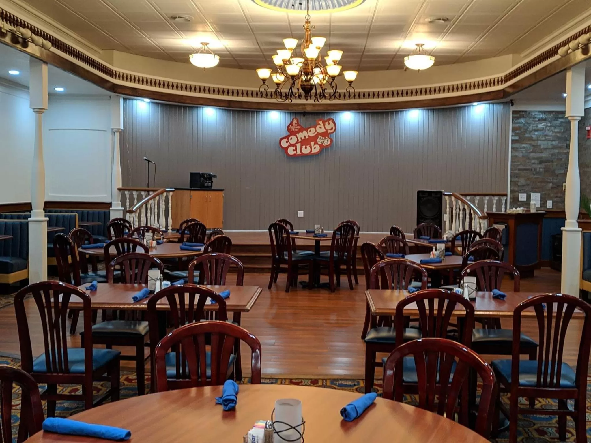 Restaurant/places to eat in Lafayette Hotel Marietta