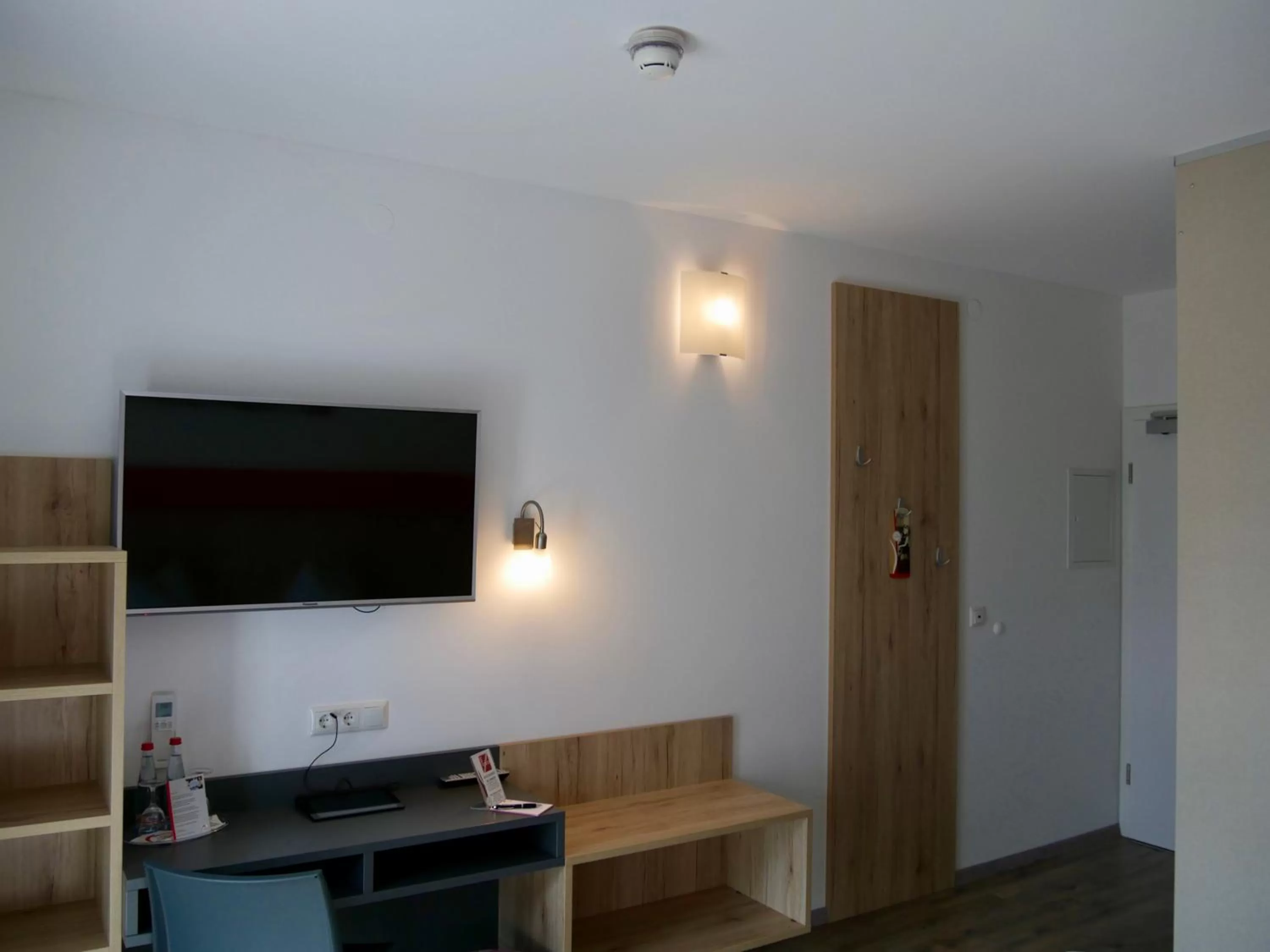 Property building, TV/Entertainment Center in Hotel Hohenloher Tor
