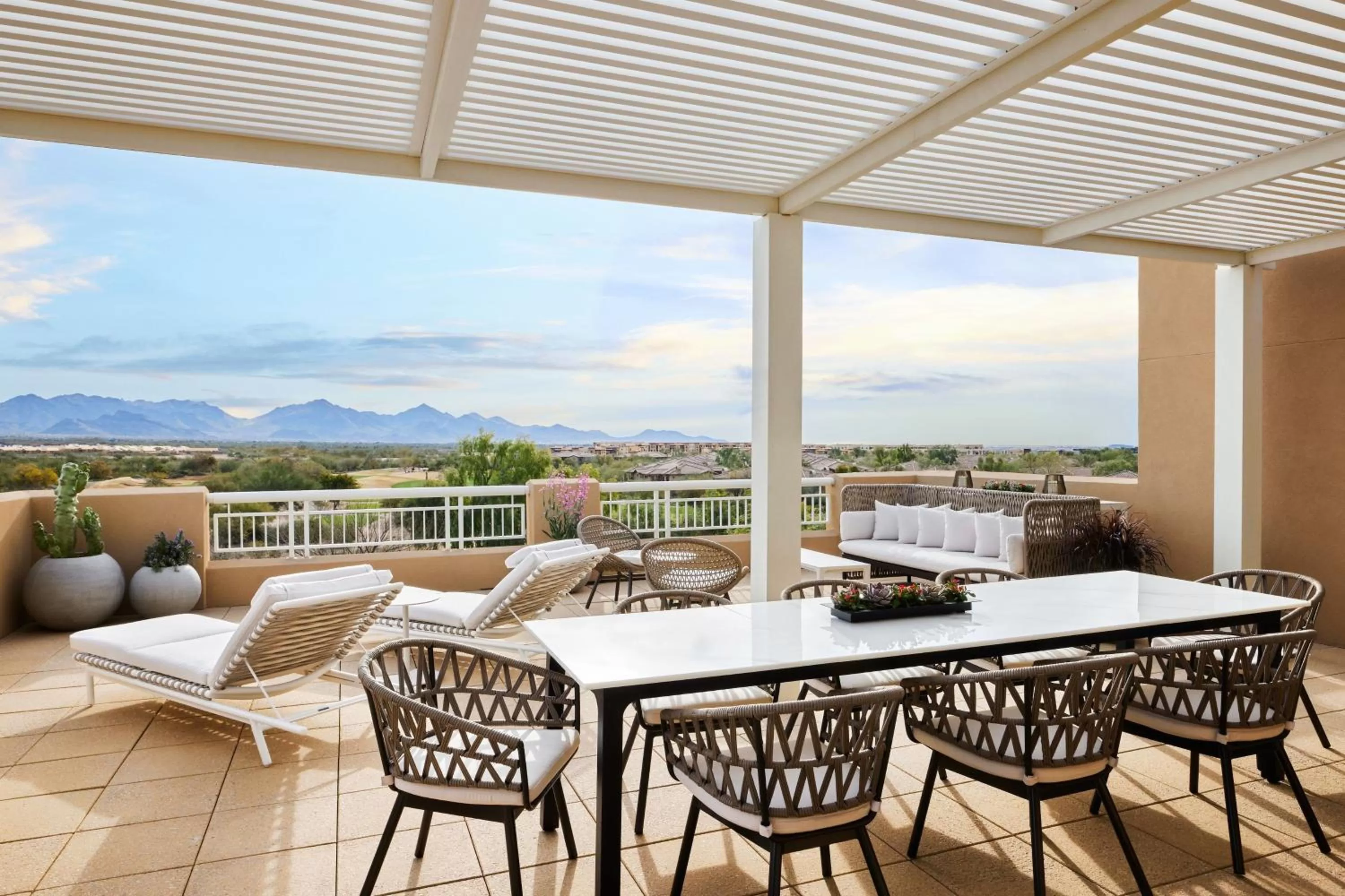 Photo of the whole room in JW Marriott Phoenix Desert Ridge Resort & Spa