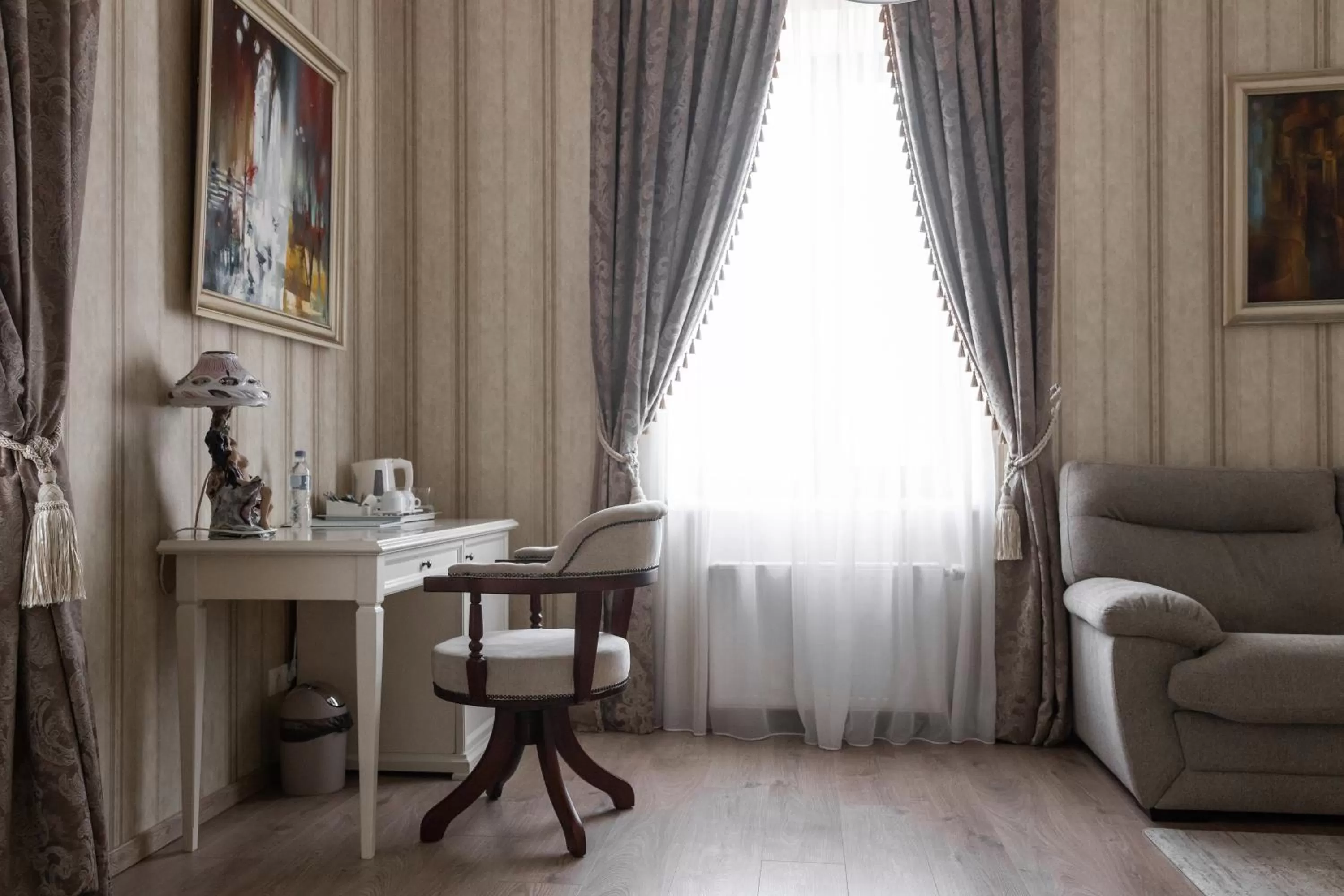 Living room, Seating Area in Hotel "Mandarin Clubhouse"