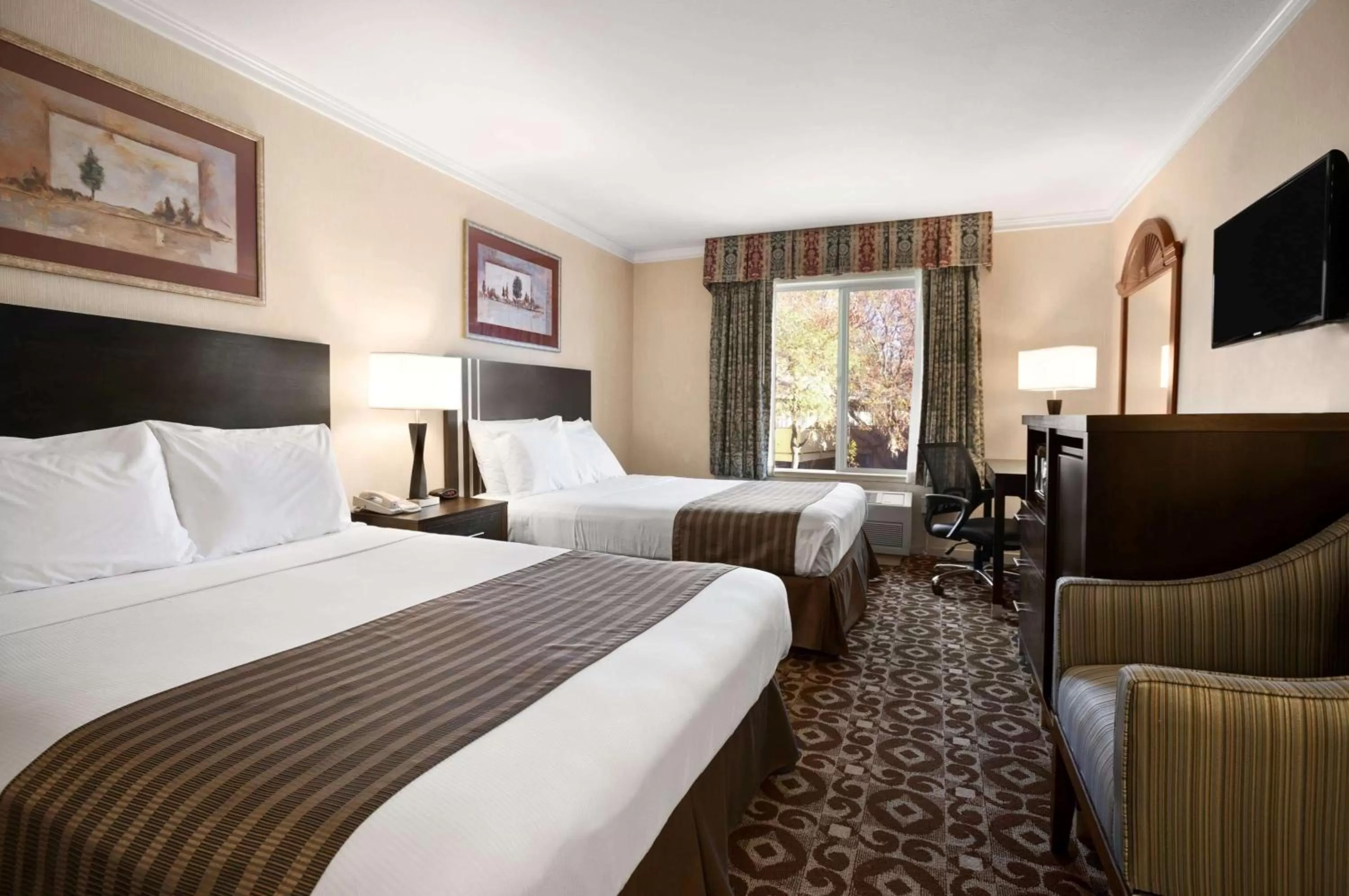 Photo of the whole room, Bed in Days Inn by Wyndham Concord