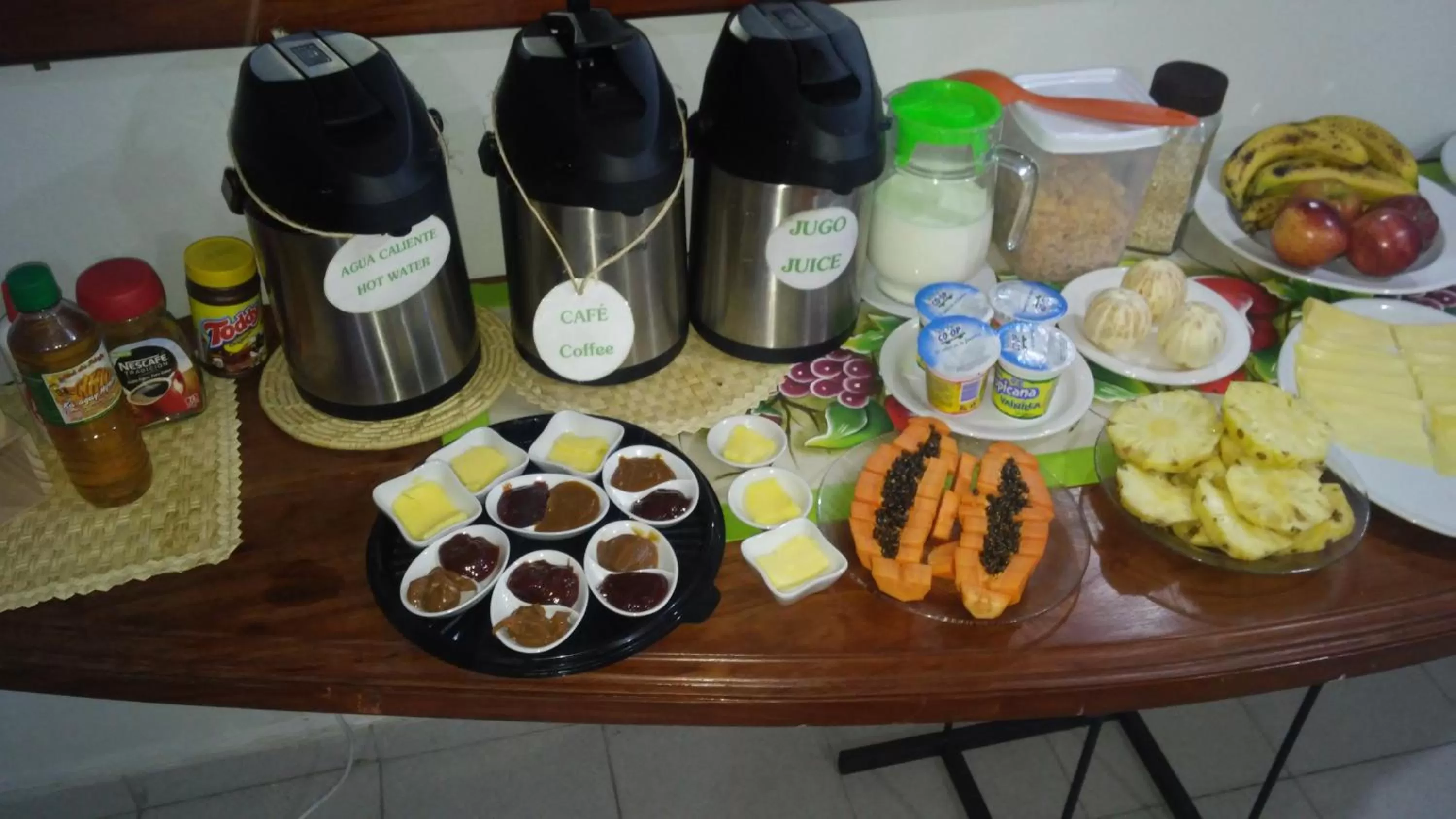 Food and drinks in Madame Lynch Hotel Boutique