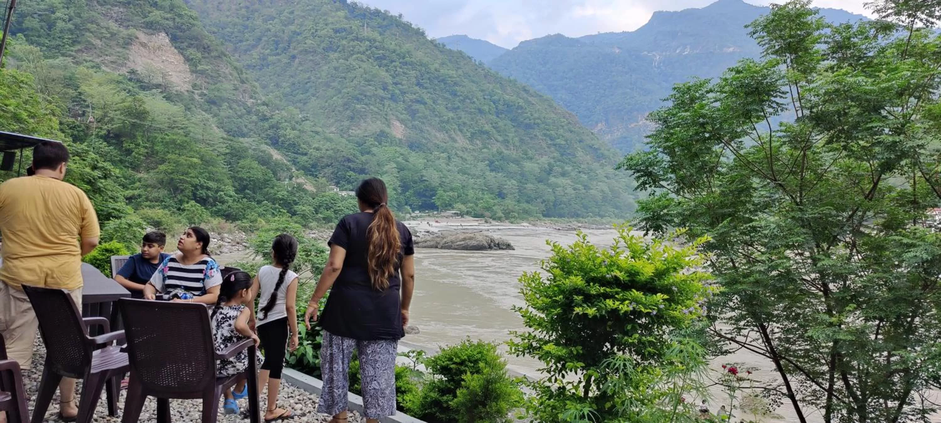 Seating area in H7 Stay On The Ganges, Yoga & Spa Resort, Rishikesh