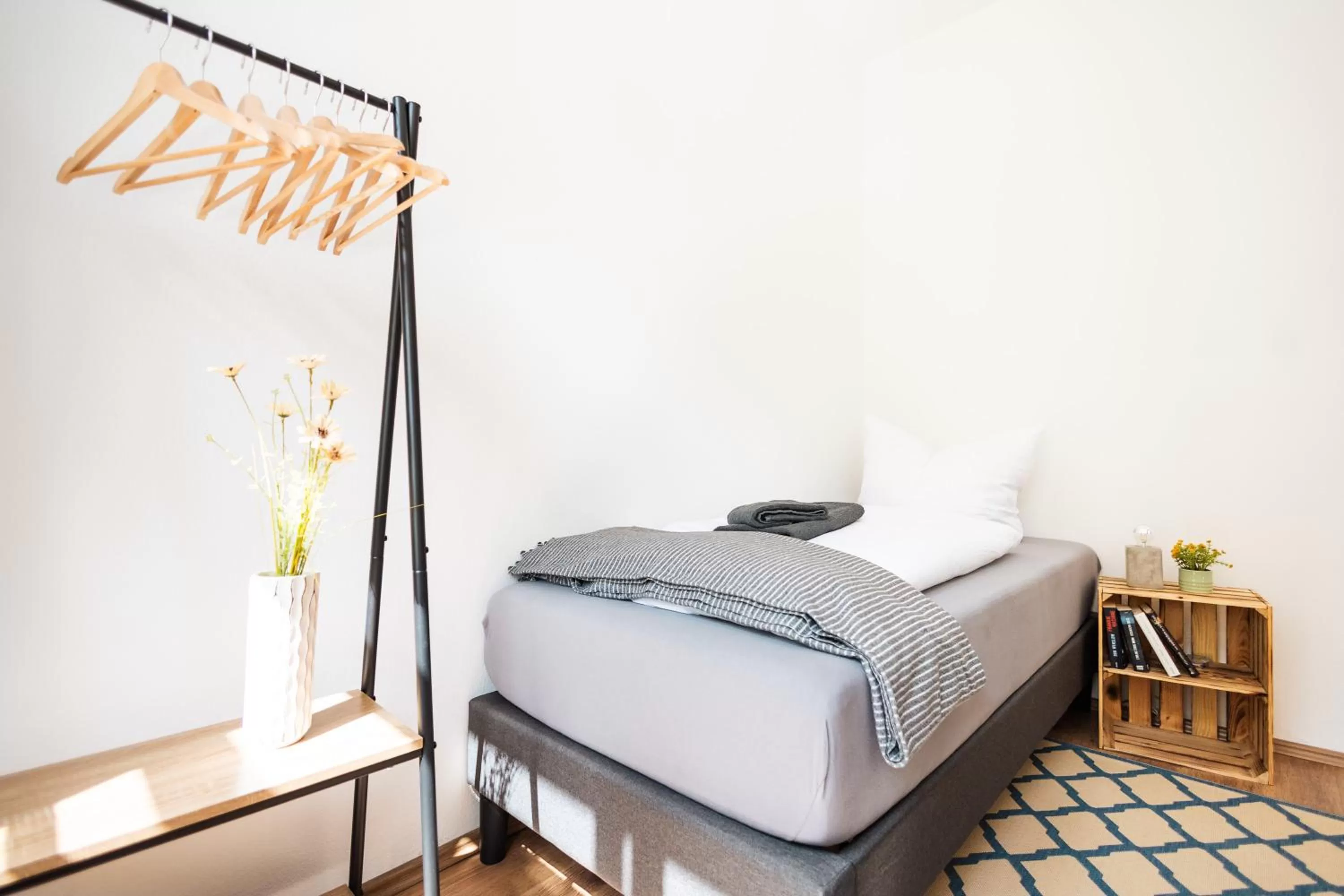 Bed in Ko-Living Space an der Oper - Street Art Design Apartments