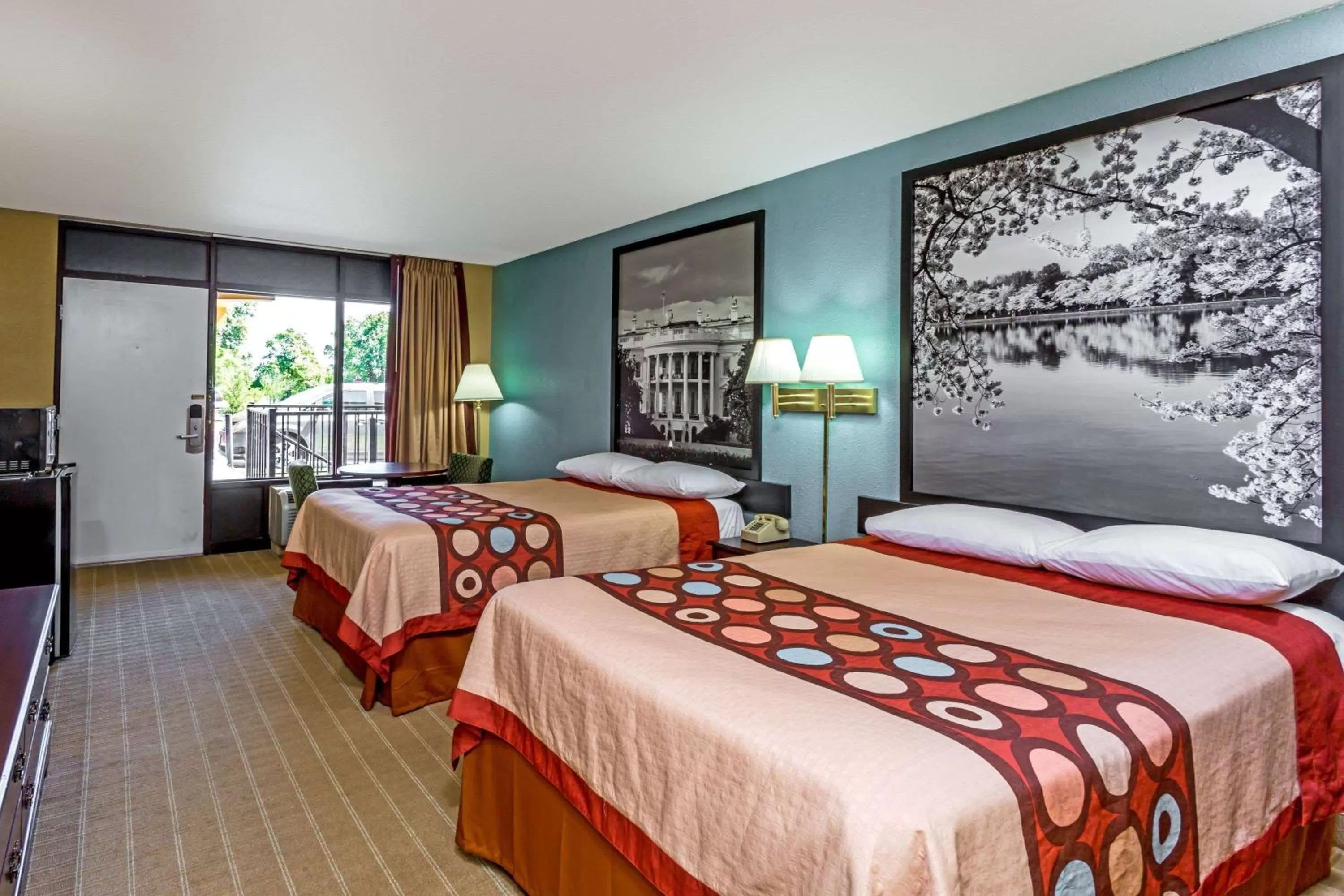 On site, Bed in Super 8 by Wyndham Jessup/Baltimore Area