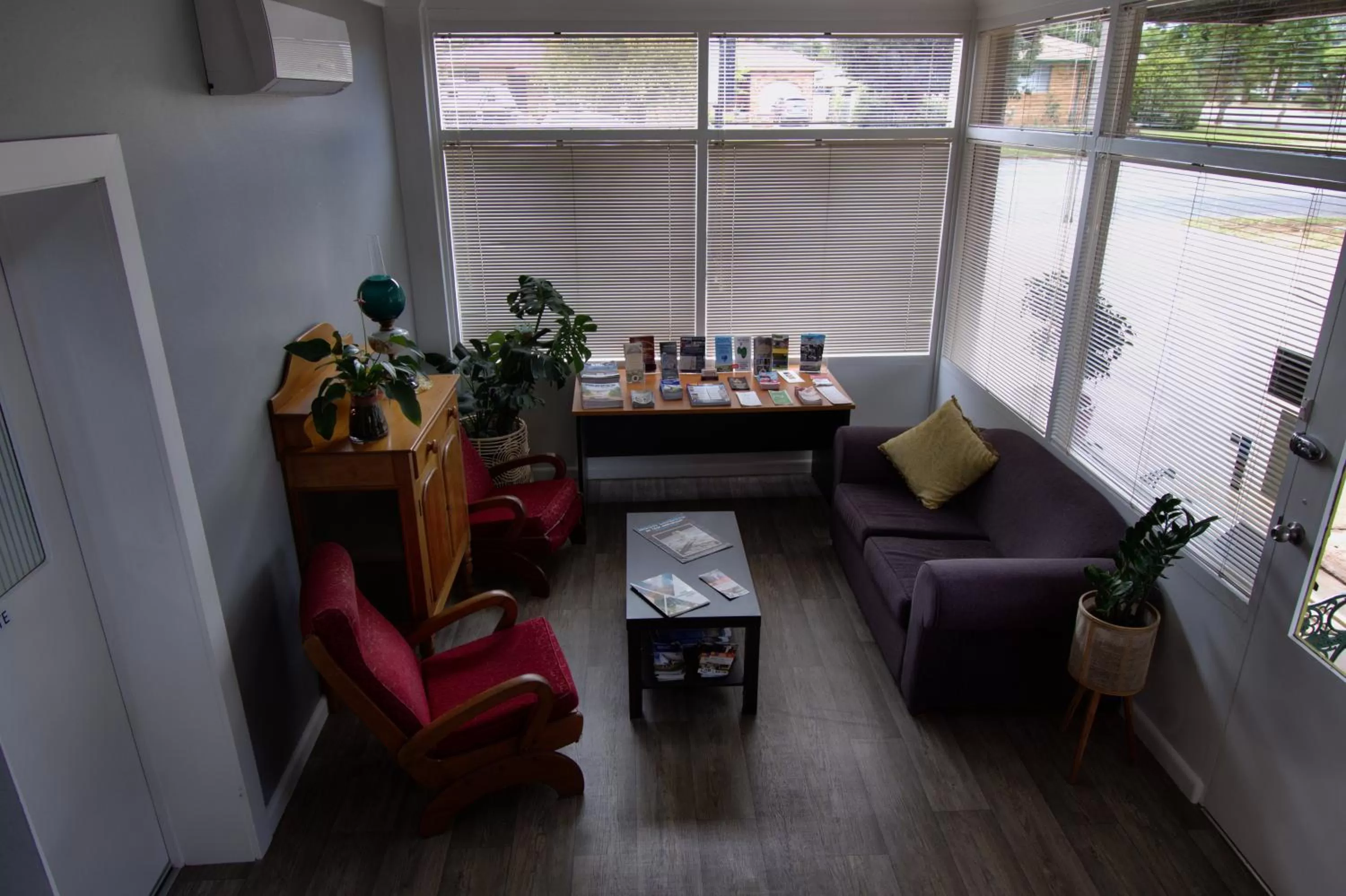 Lobby or reception in Memphis Motor Inn- UNDER NEW MANAGEMENT