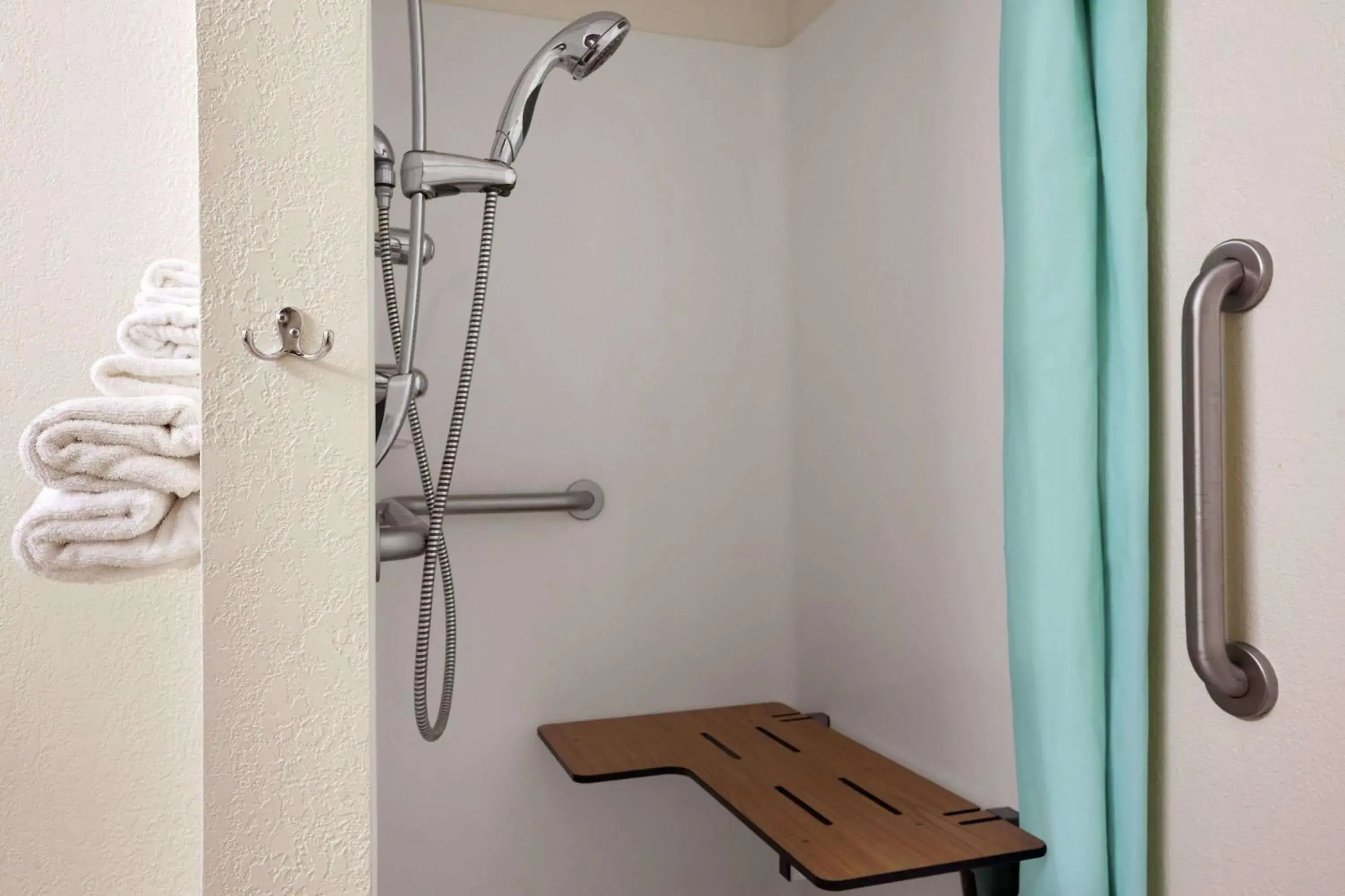 Queen Room - Mobility Access/Non-Smoking in Super 8 by Wyndham Collinsville St. Louis Queen Room - Mobility Access/Non-Smoking in Super 8 by Wyndham Collinsville St. Louis