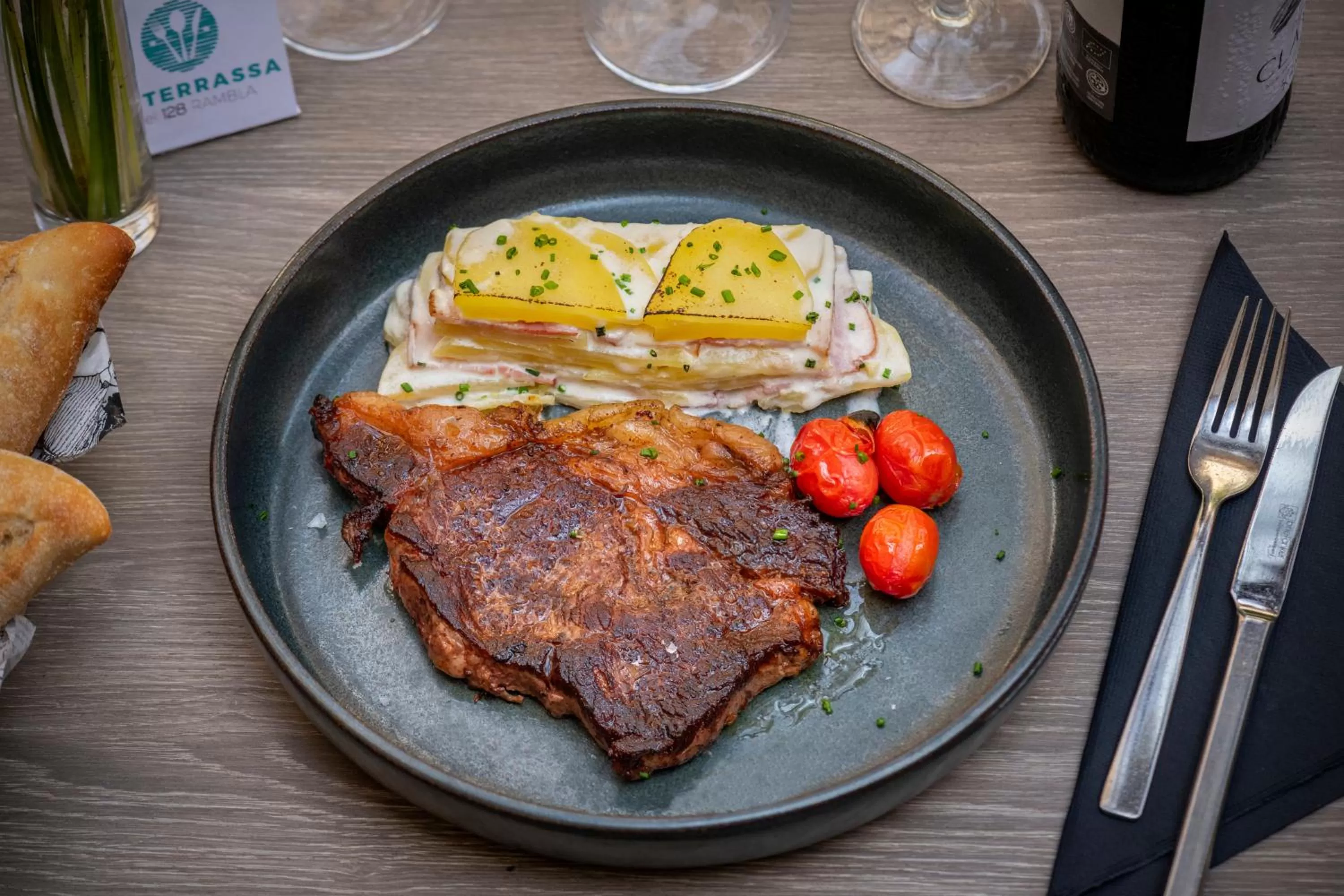 Restaurant/places to eat in Hotel SERHS Rivoli Rambla