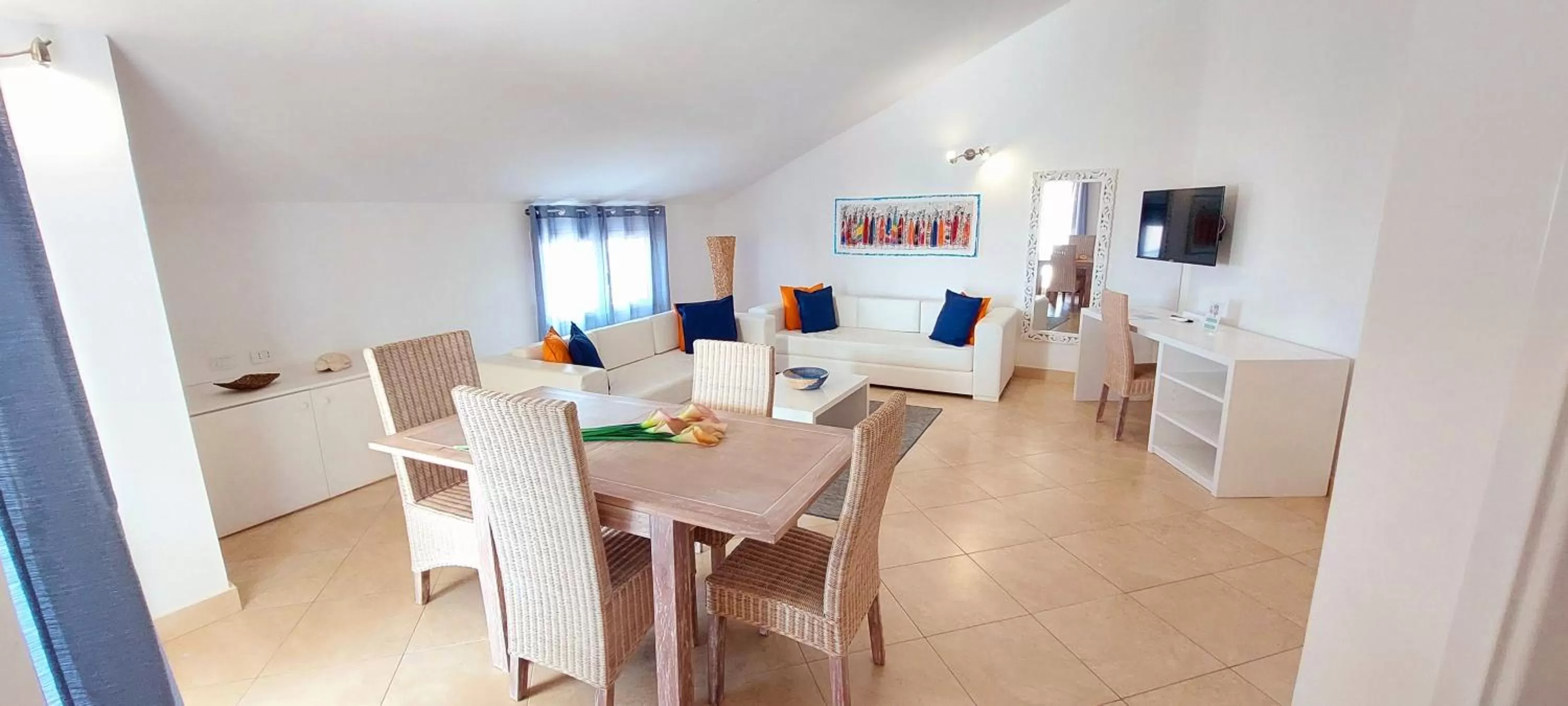 Dining area in Branco Suites - Rooms & Holiday Apartments