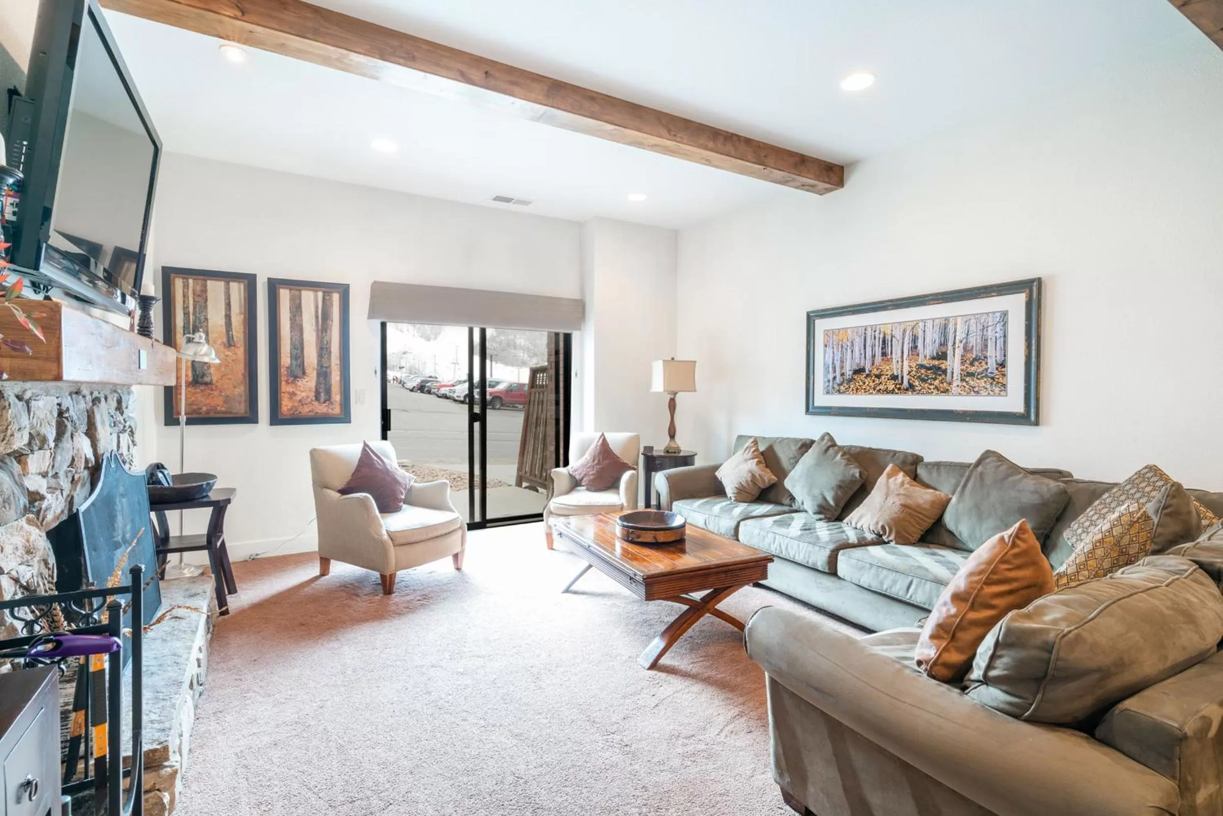 Living room in Shadow Ridge by All Seasons Resort Lodging