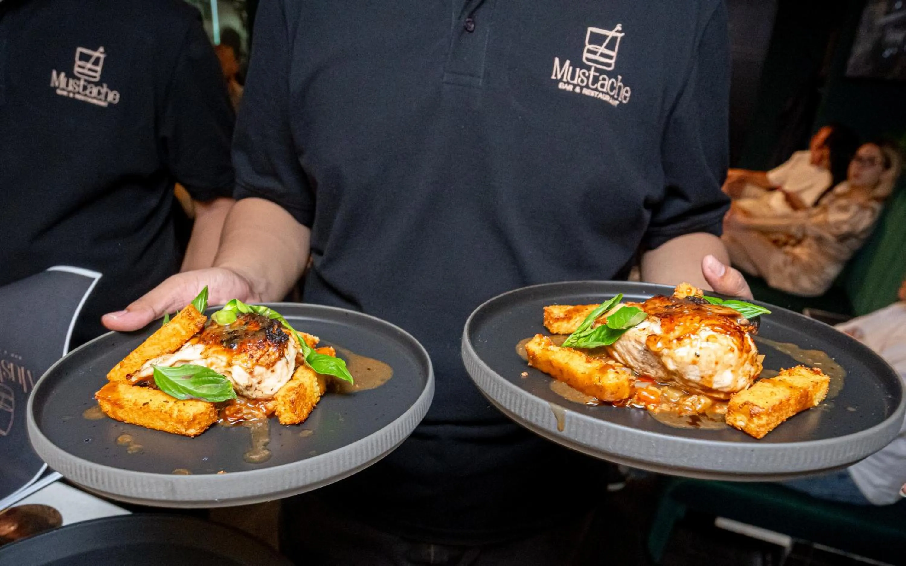 Restaurant/places to eat in The Color Kata