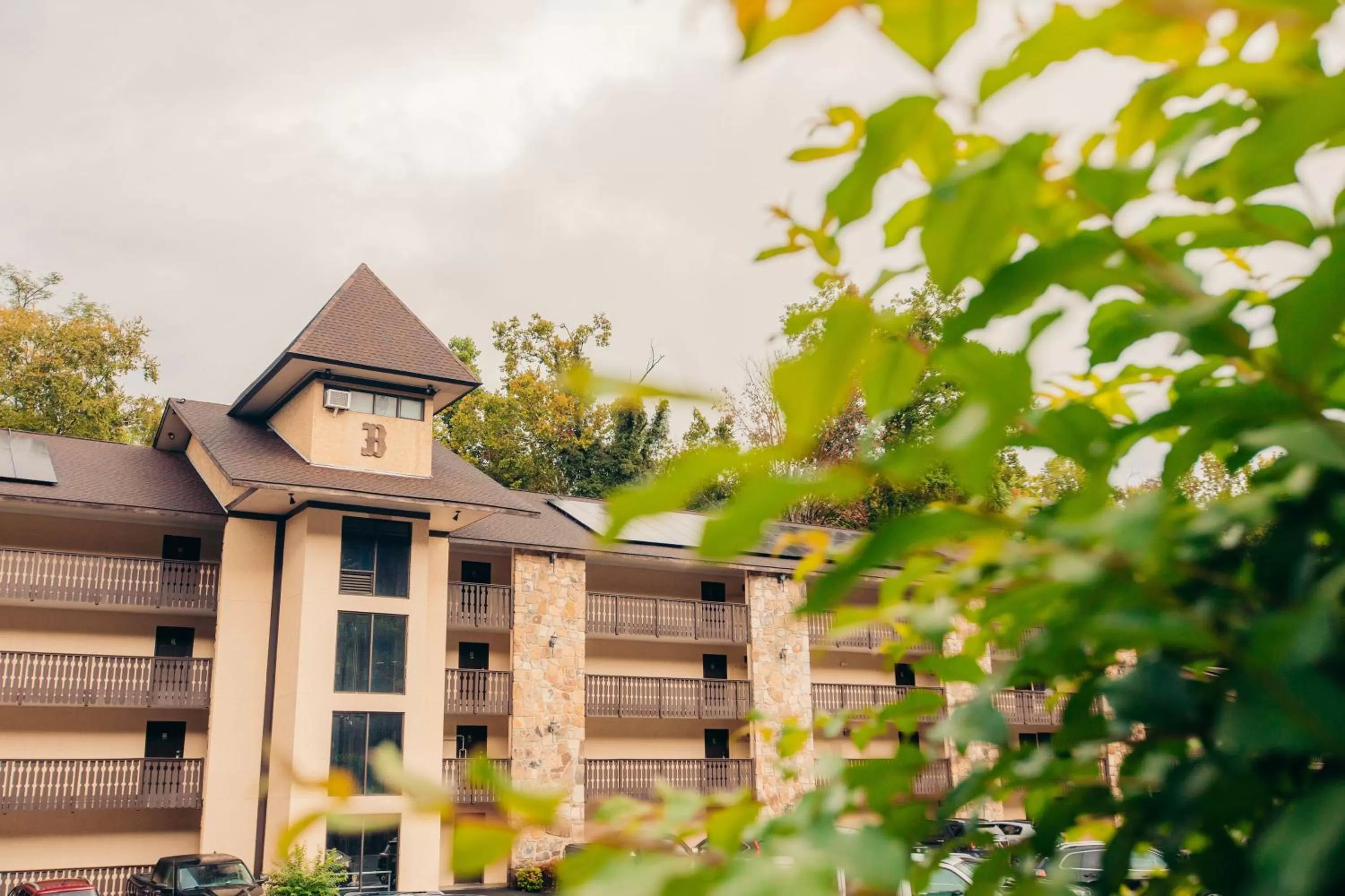 Facade/entrance in Brookside Lodge