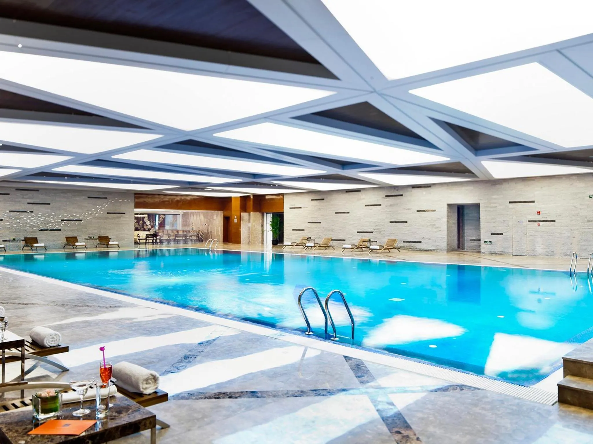 Swimming pool in Novotel Nanjing East Suning