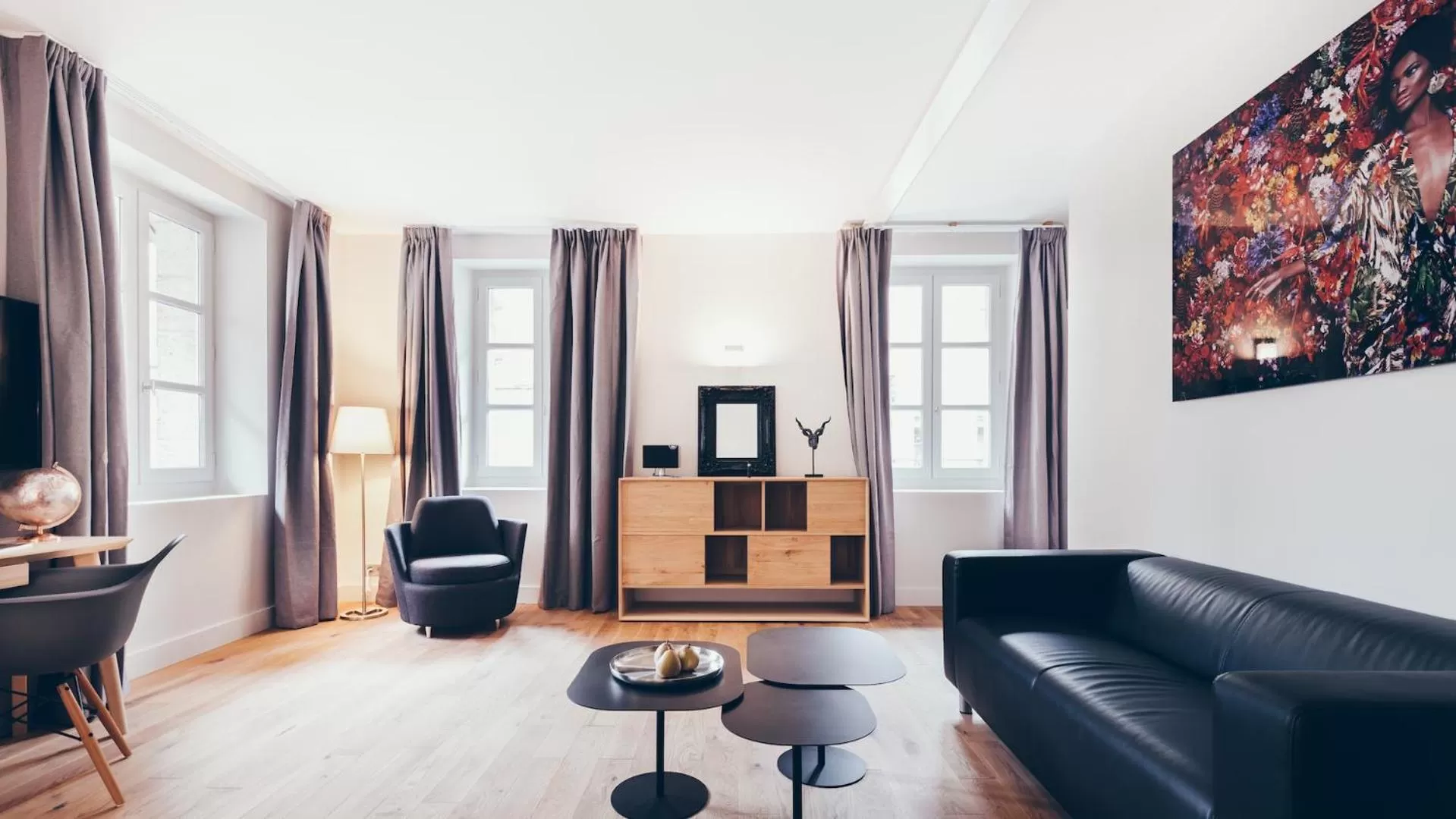 Communal lounge/ TV room in T3 luxe hyper centre