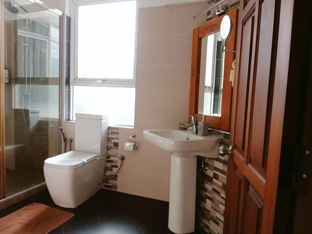 Bathroom in The Heaven's Villa Kandy
